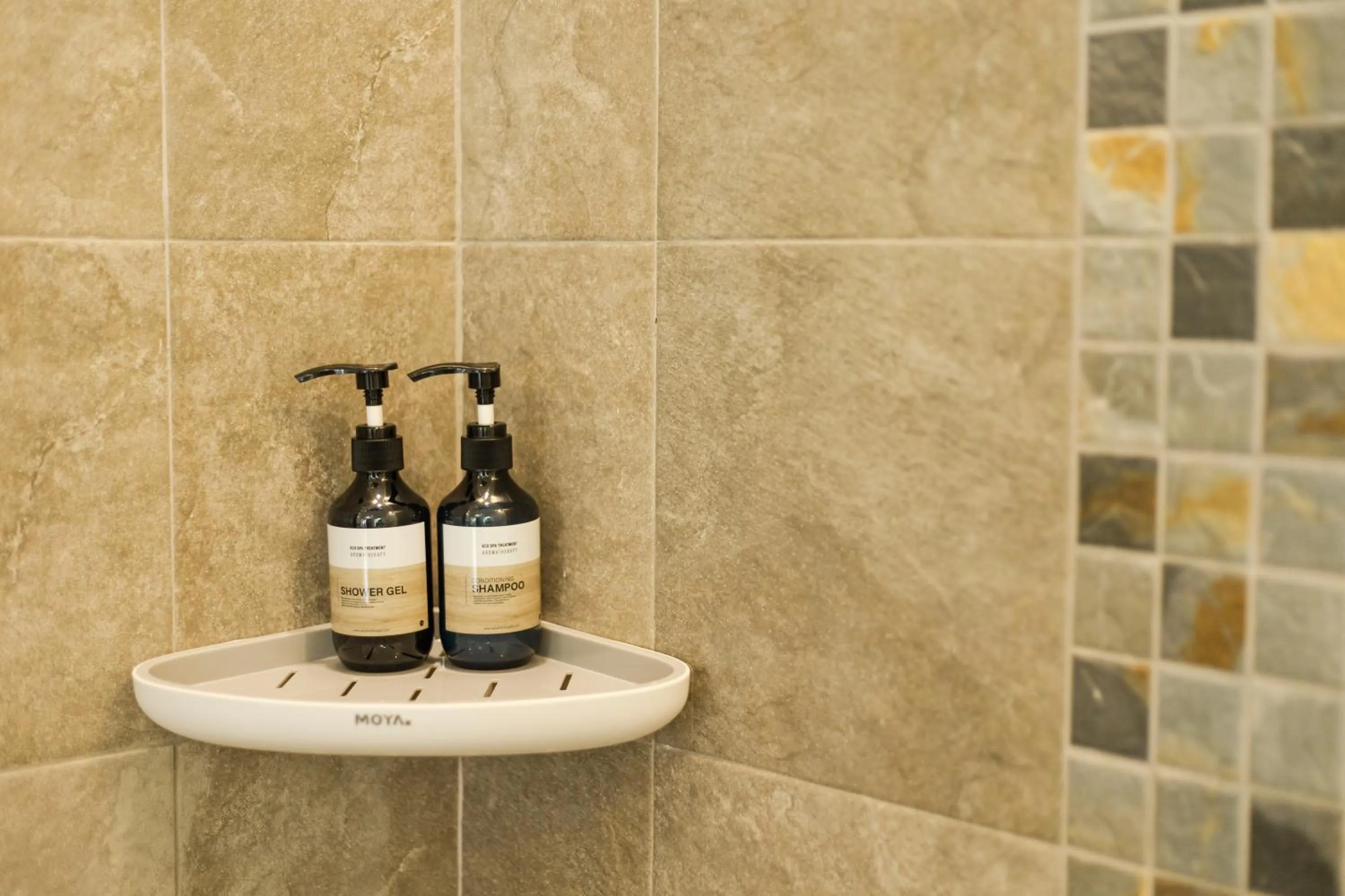 Shower in Cliff Haven Villa Krabi