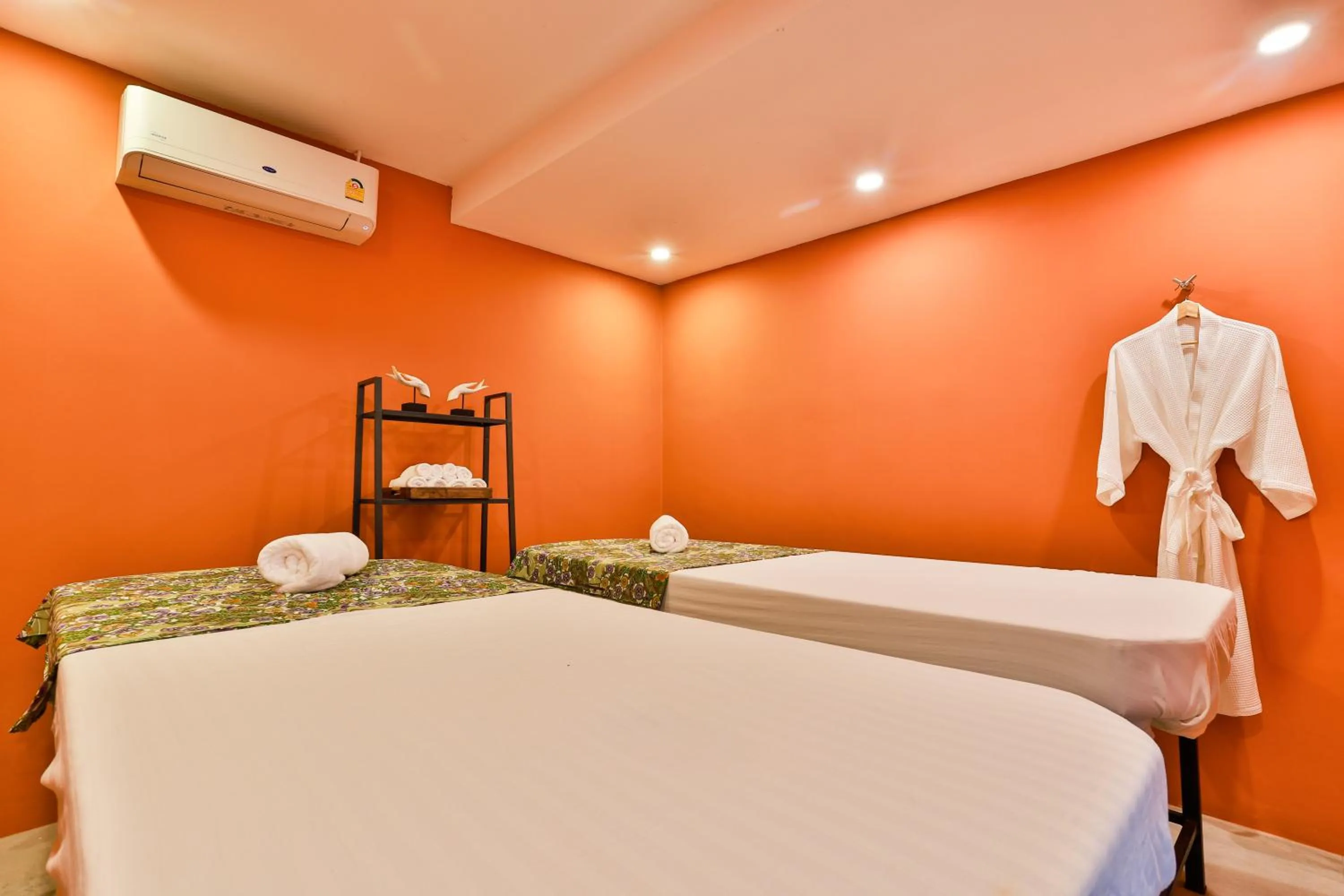 Massage, Bed in Cliff Haven Villa Krabi