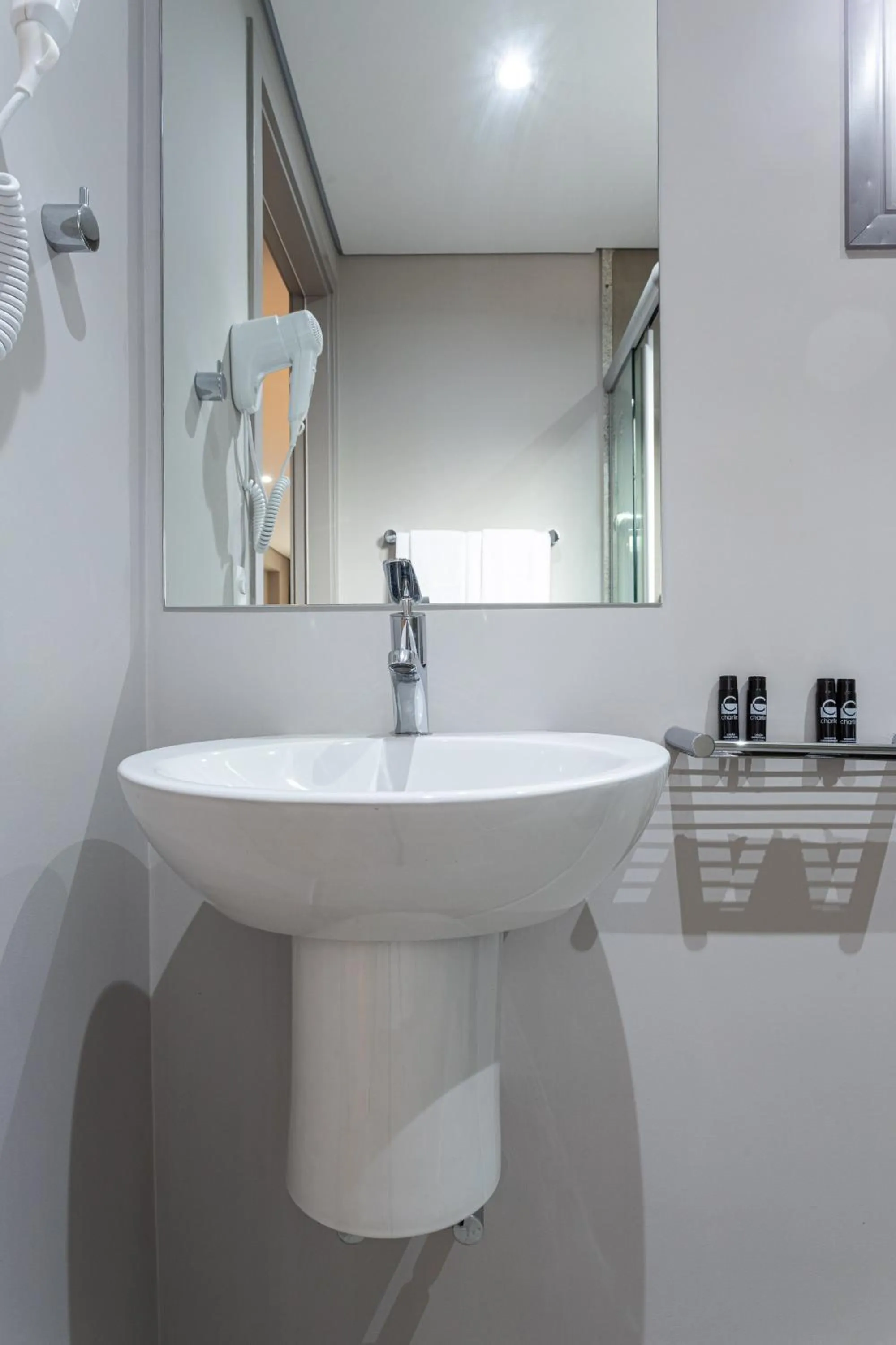 Bathroom in Charlie Haddock Jardim Paulista