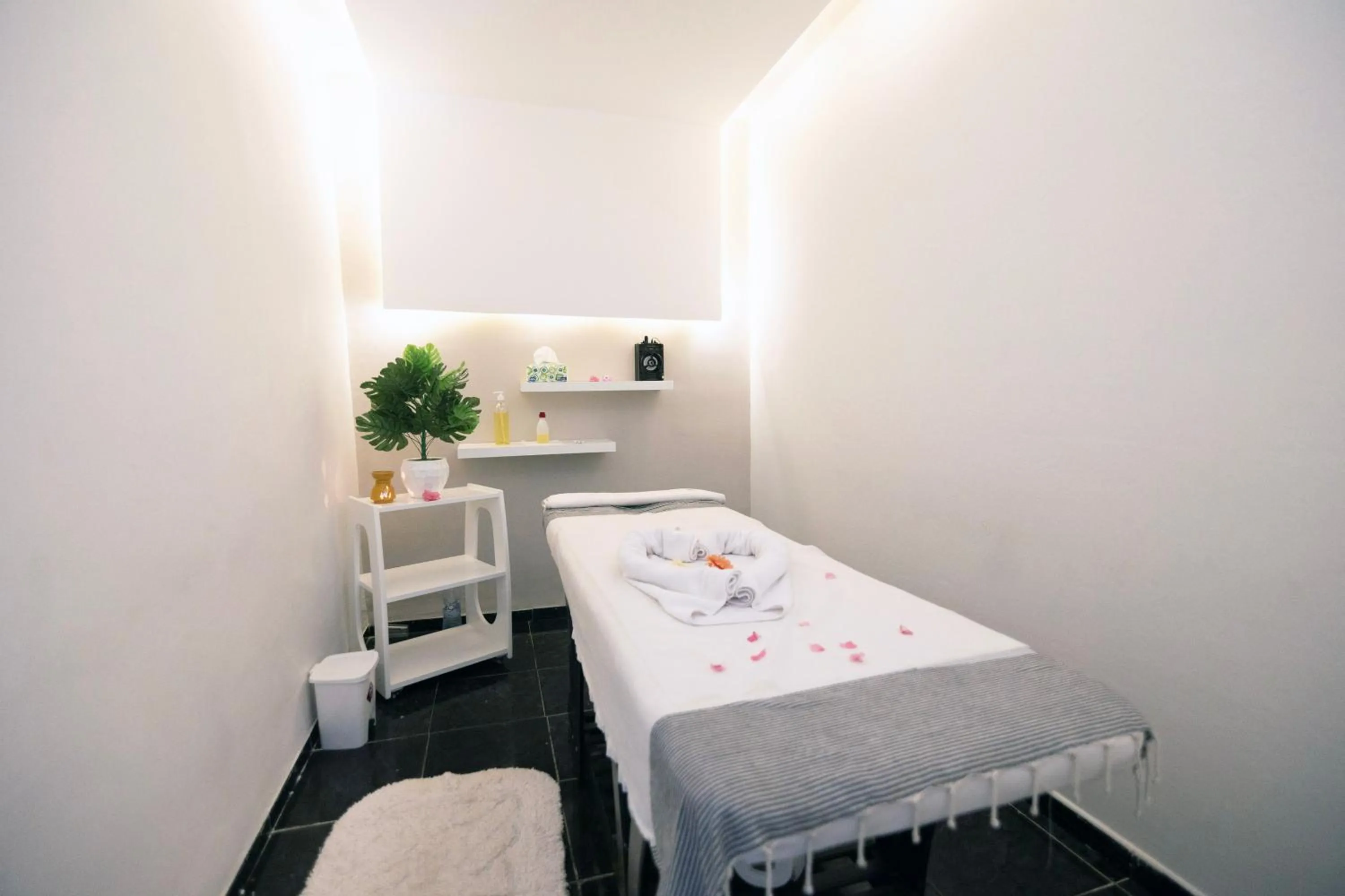 Spa and wellness centre/facilities, Bed in TMK Marine Beach by Turismark