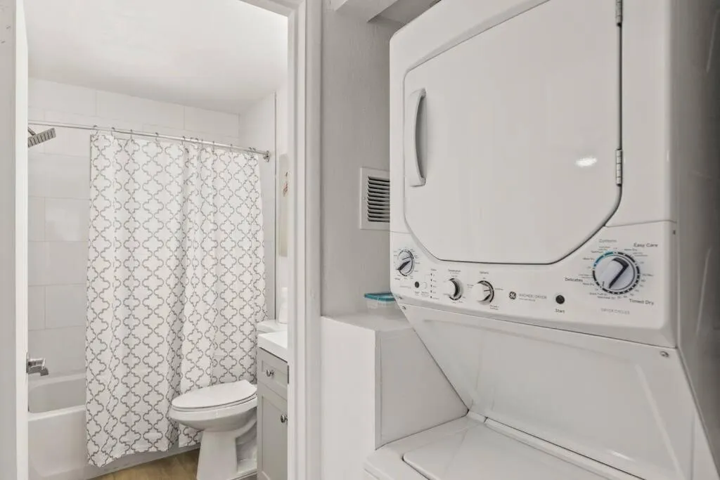 Lovely 1-bedroom condo in Biltmore - Parking