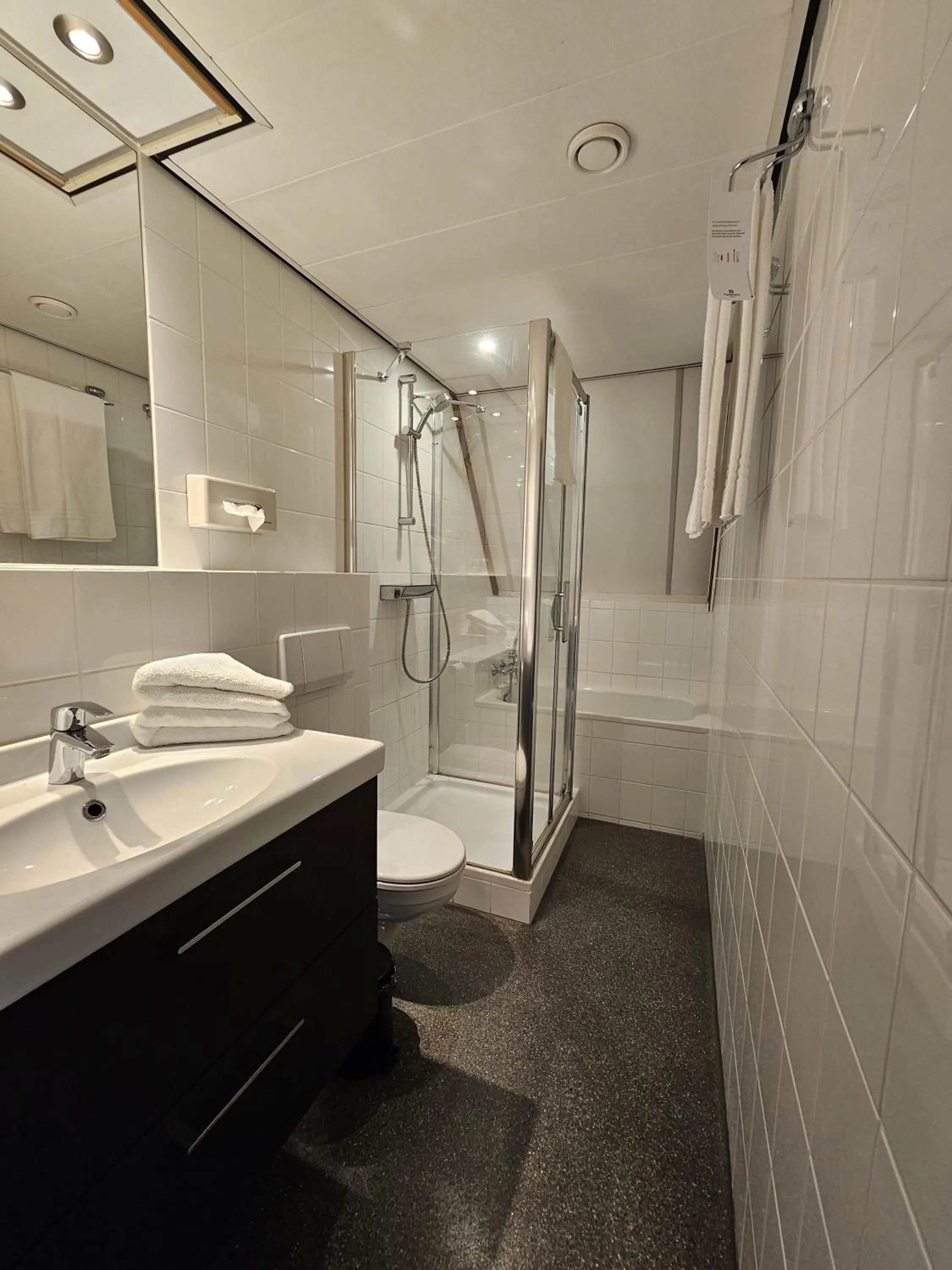 Shower in Hampshire Hotel - 's Gravenhof Zutphen