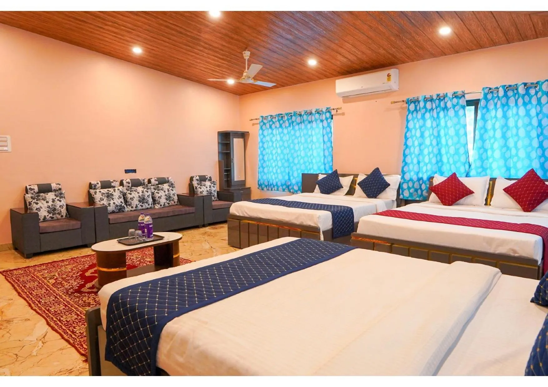 Photo of the whole room, Bed in Saanjh Riverside Resort