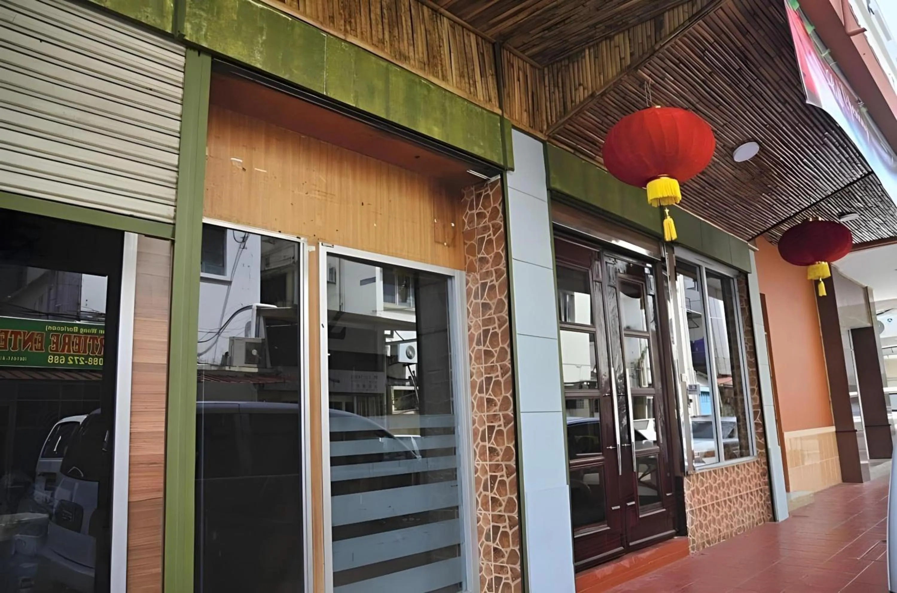 Facade/entrance in Hotel O Five 2