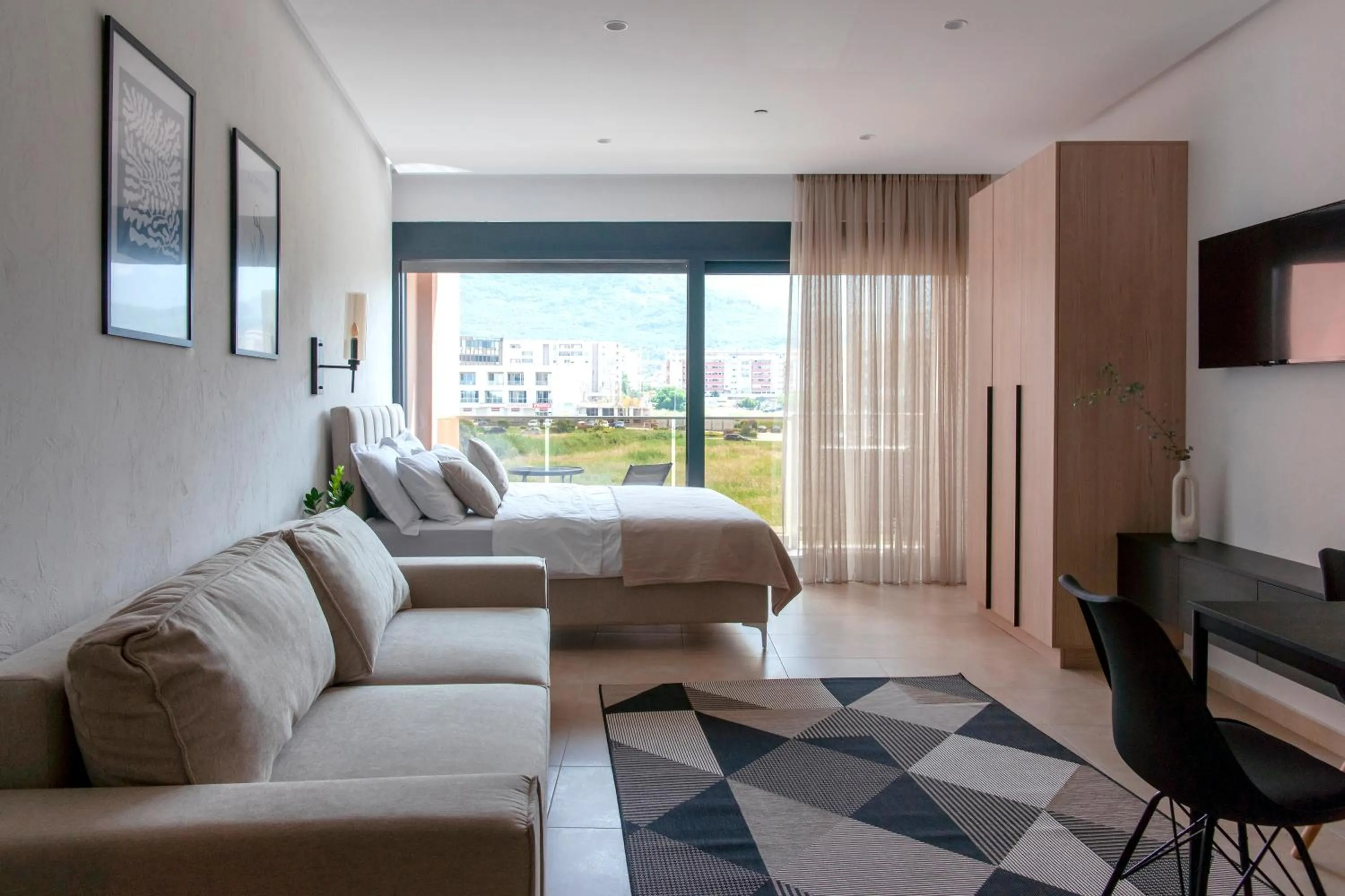 Photo of the whole room in Soho Suites