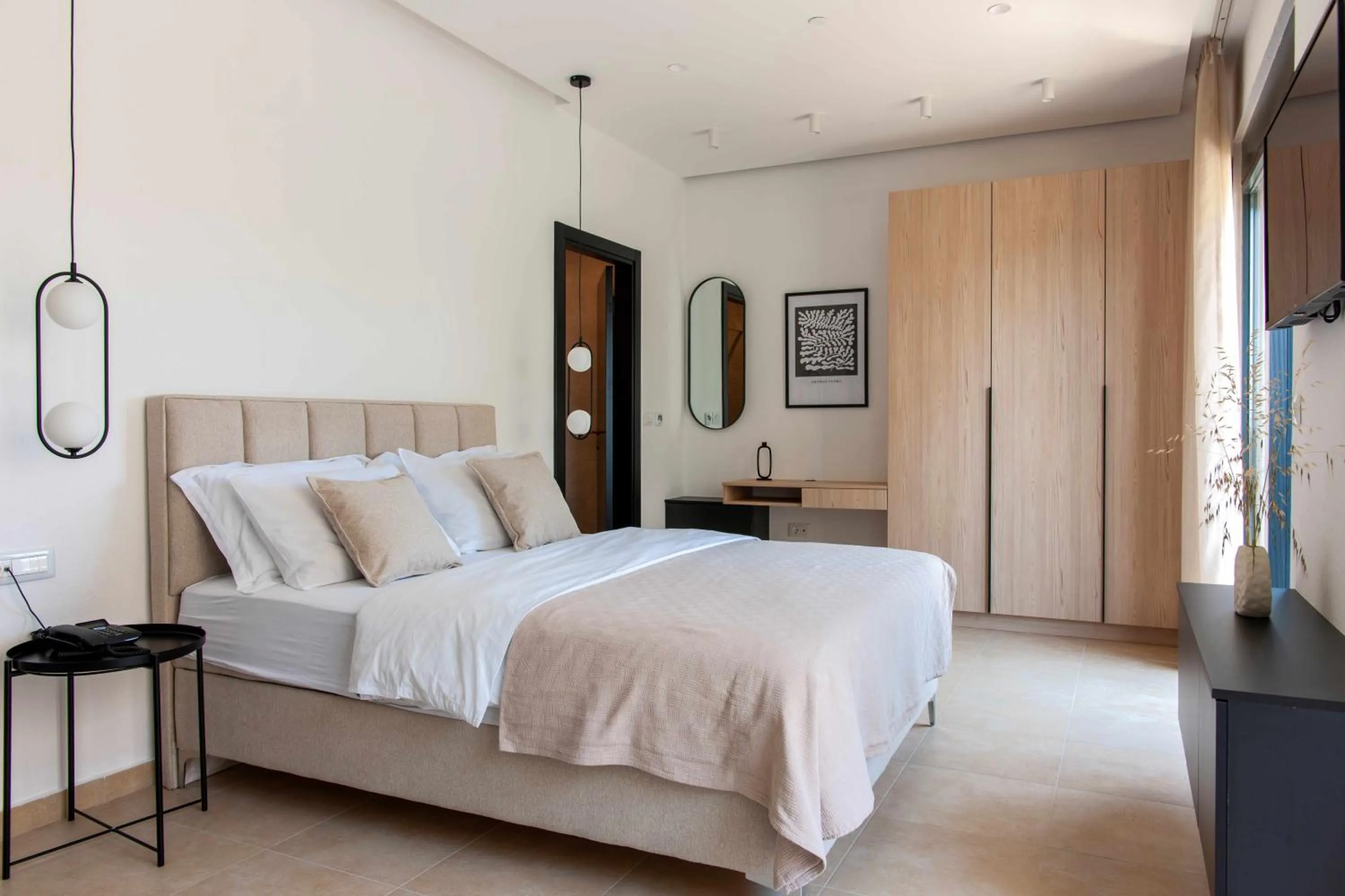 Photo of the whole room, Bed in Soho Suites