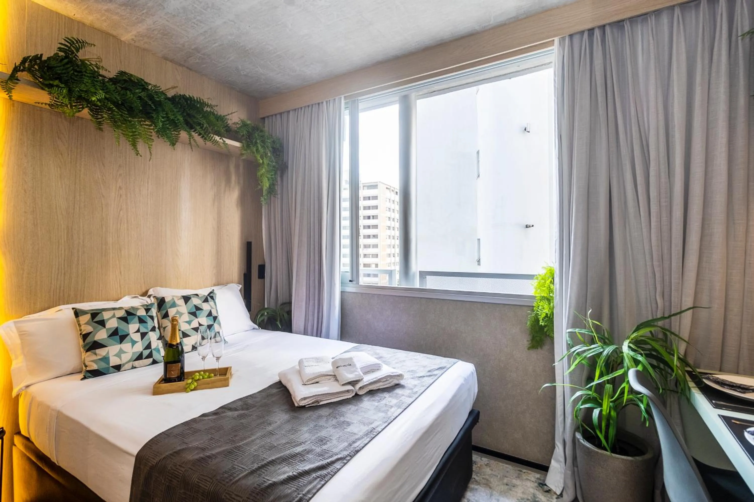 Bed in Moderno | Próximo ao Metrô e ao Shopping | Piscina