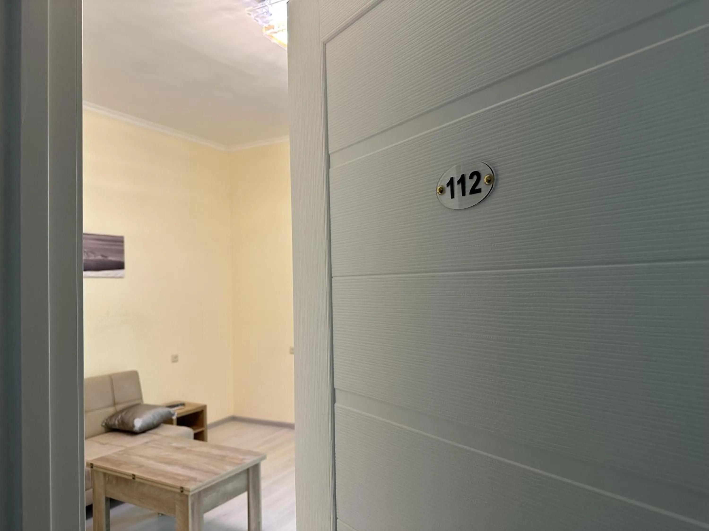 Photo of the whole room in Hotel X