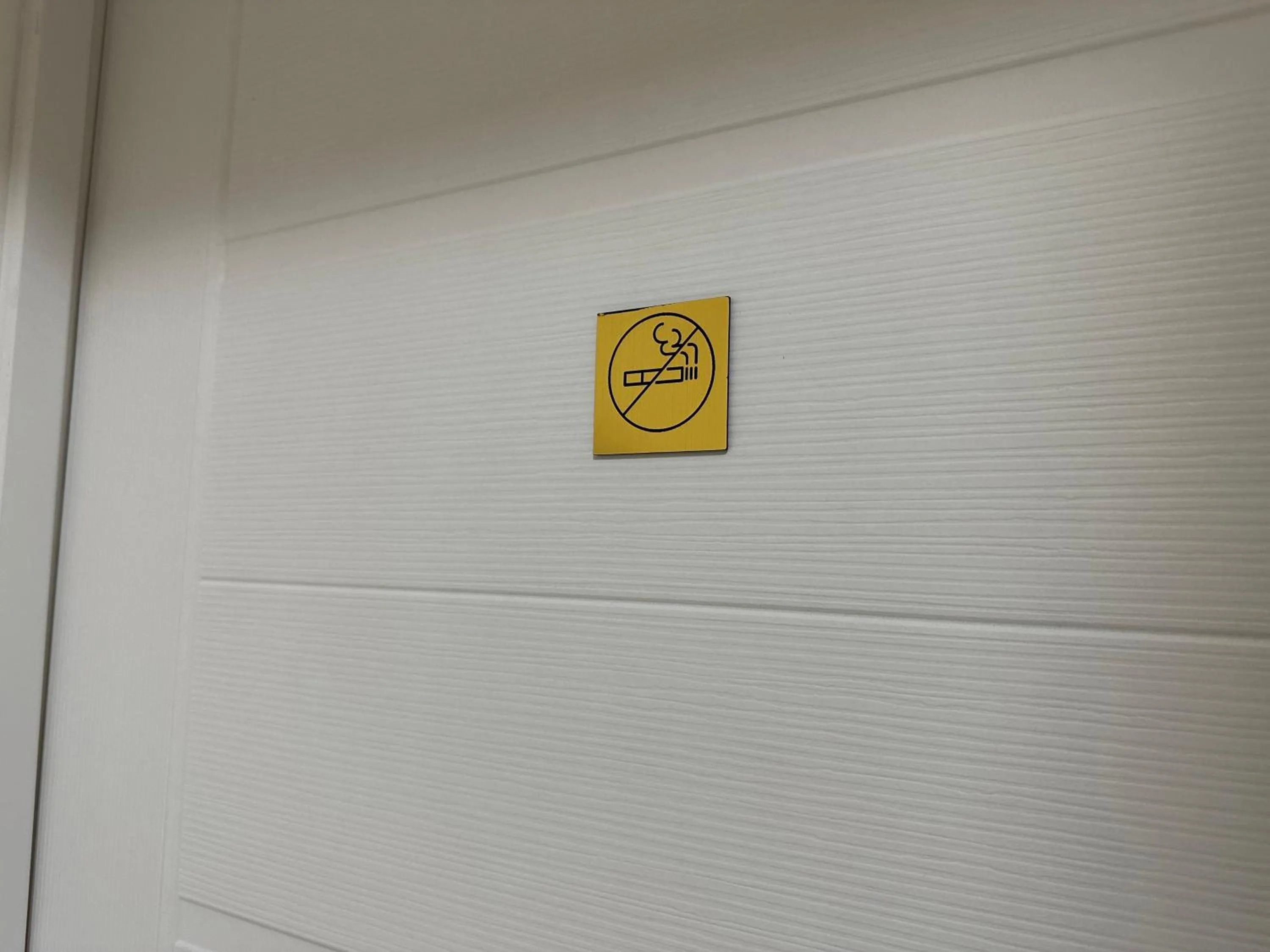 Logo/Certificate/Sign in Hotel X