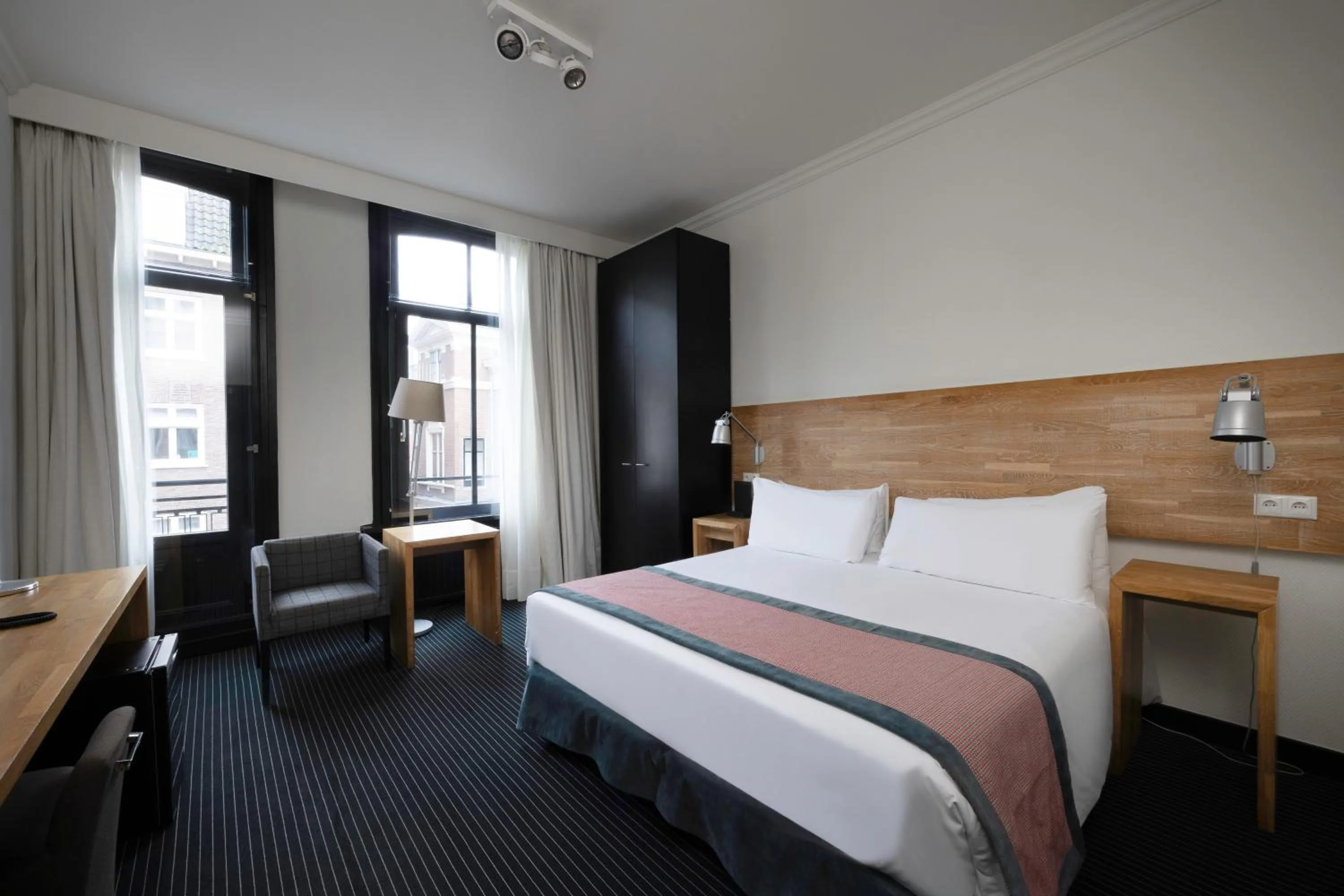 Bed in Catalonia Vondel Amsterdam