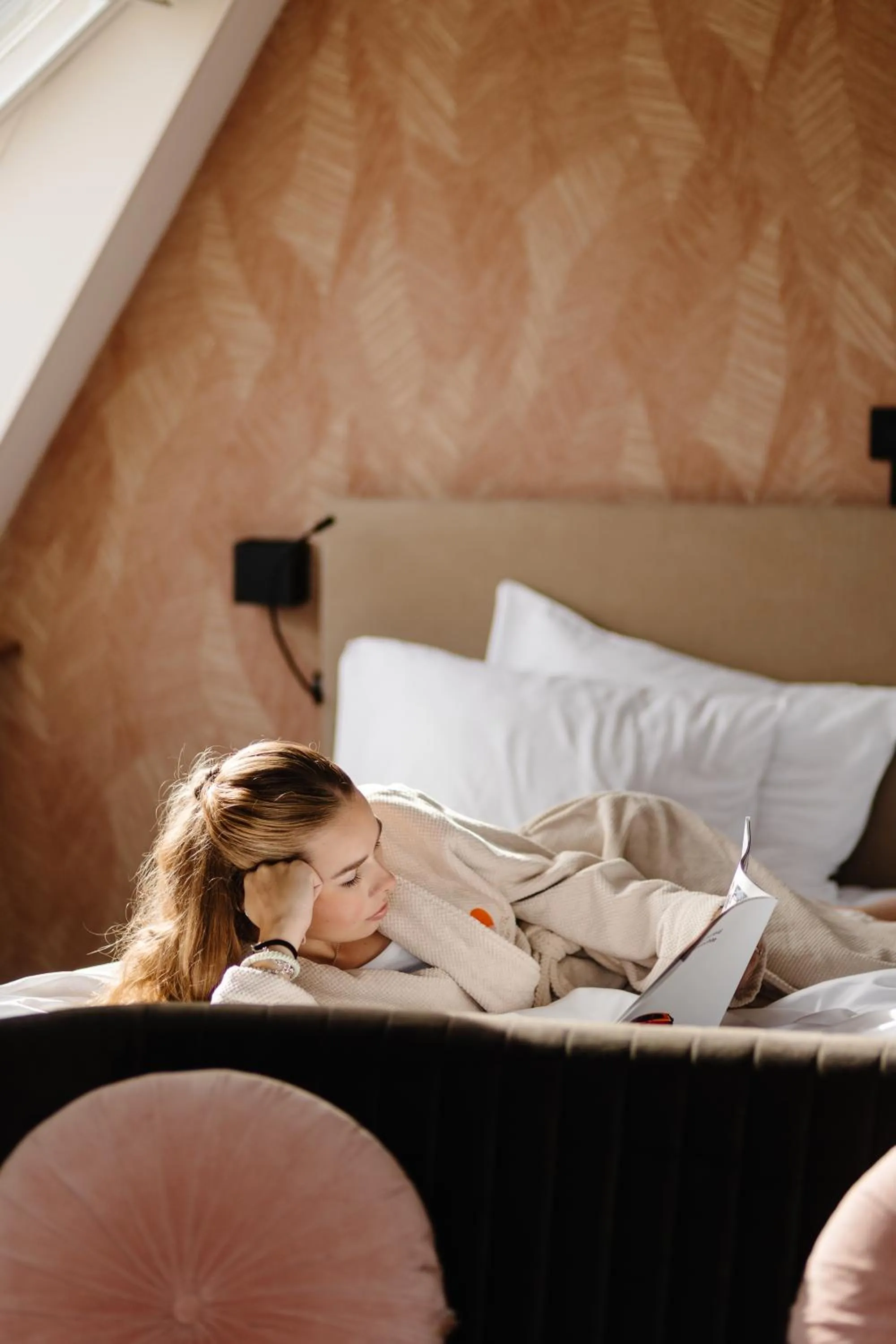 Bed in Strandhotel Camperduin