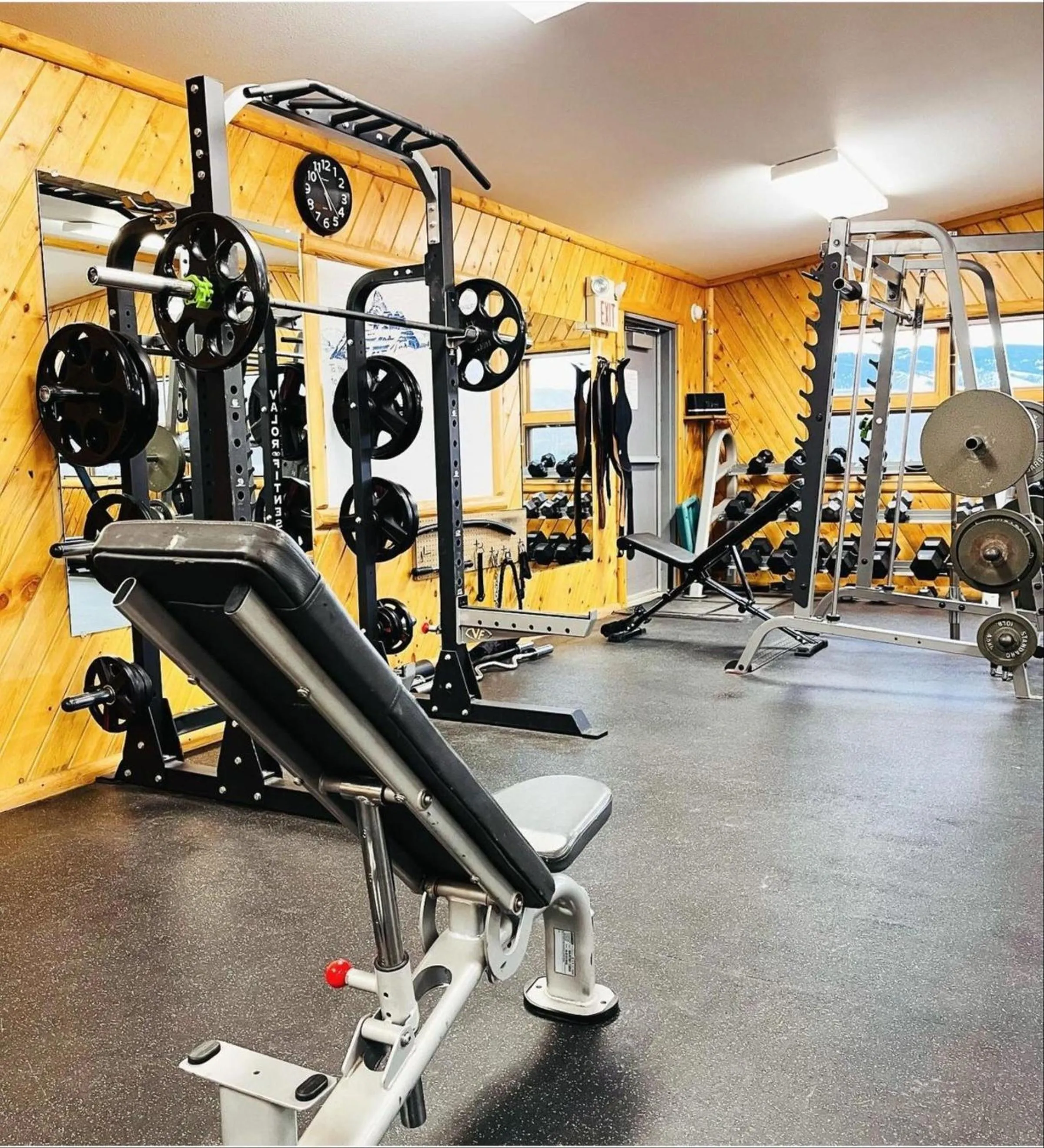 Fitness centre/facilities in Chinook Winds Lodge
