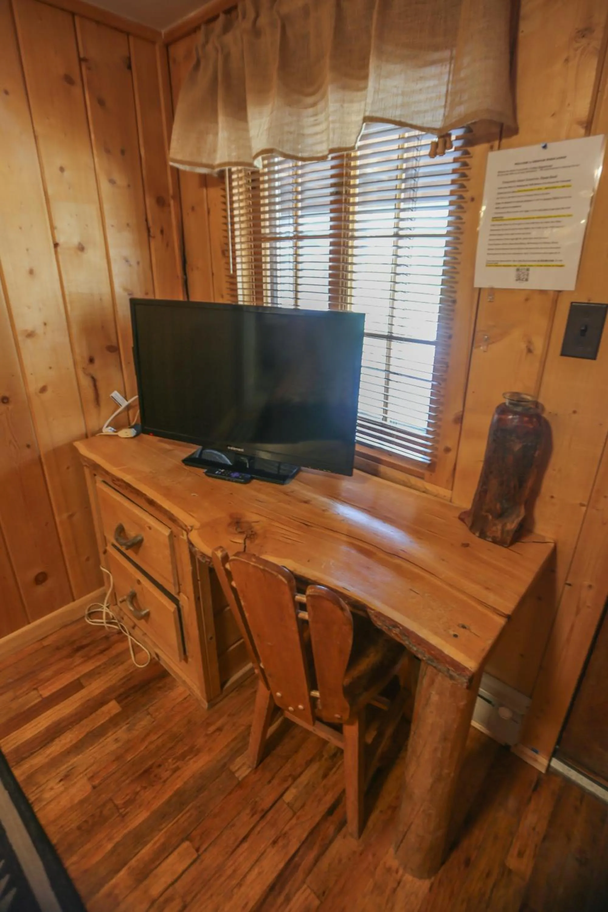 TV and multimedia in Chinook Winds Lodge