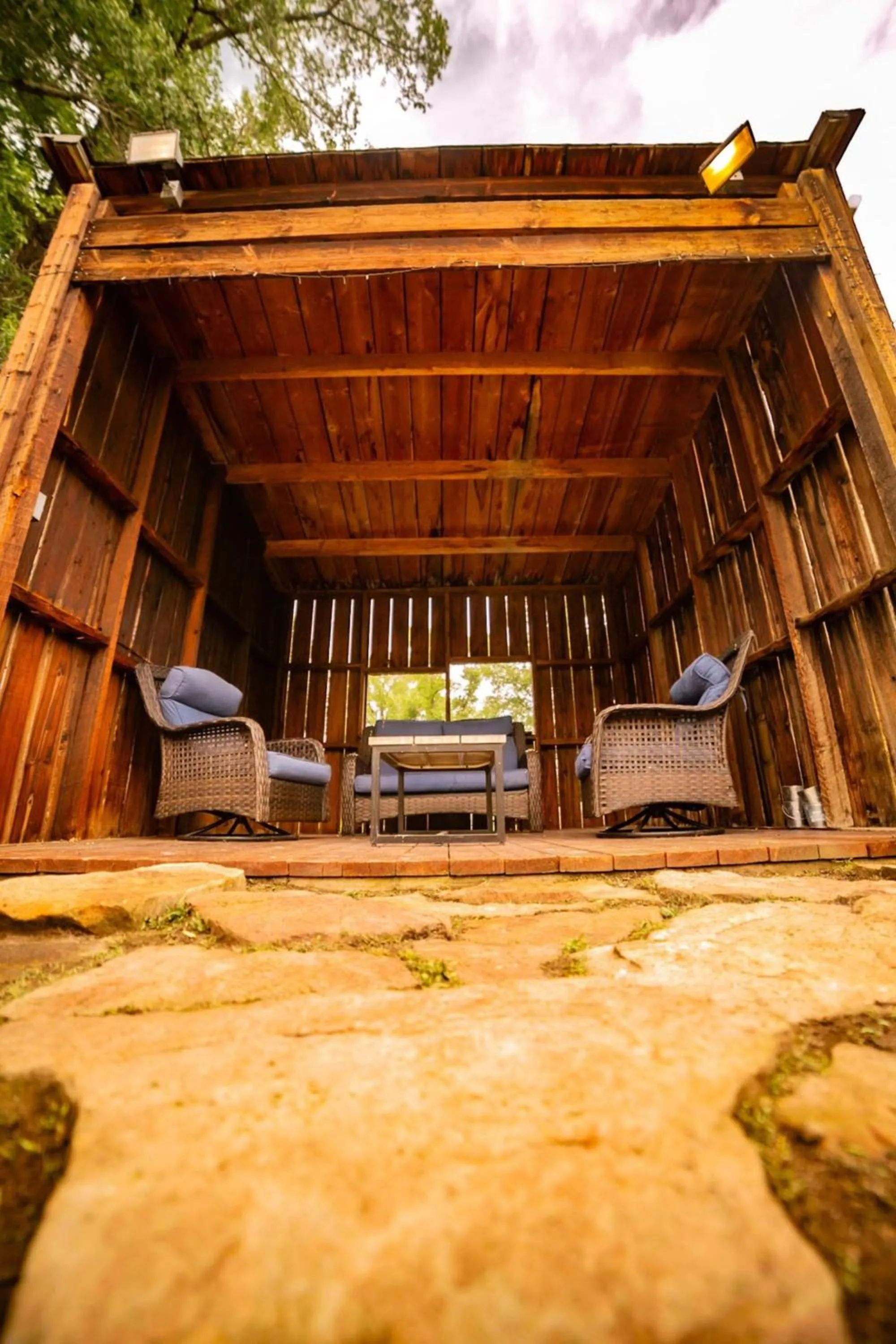 Seating area in Chinook Winds Lodge