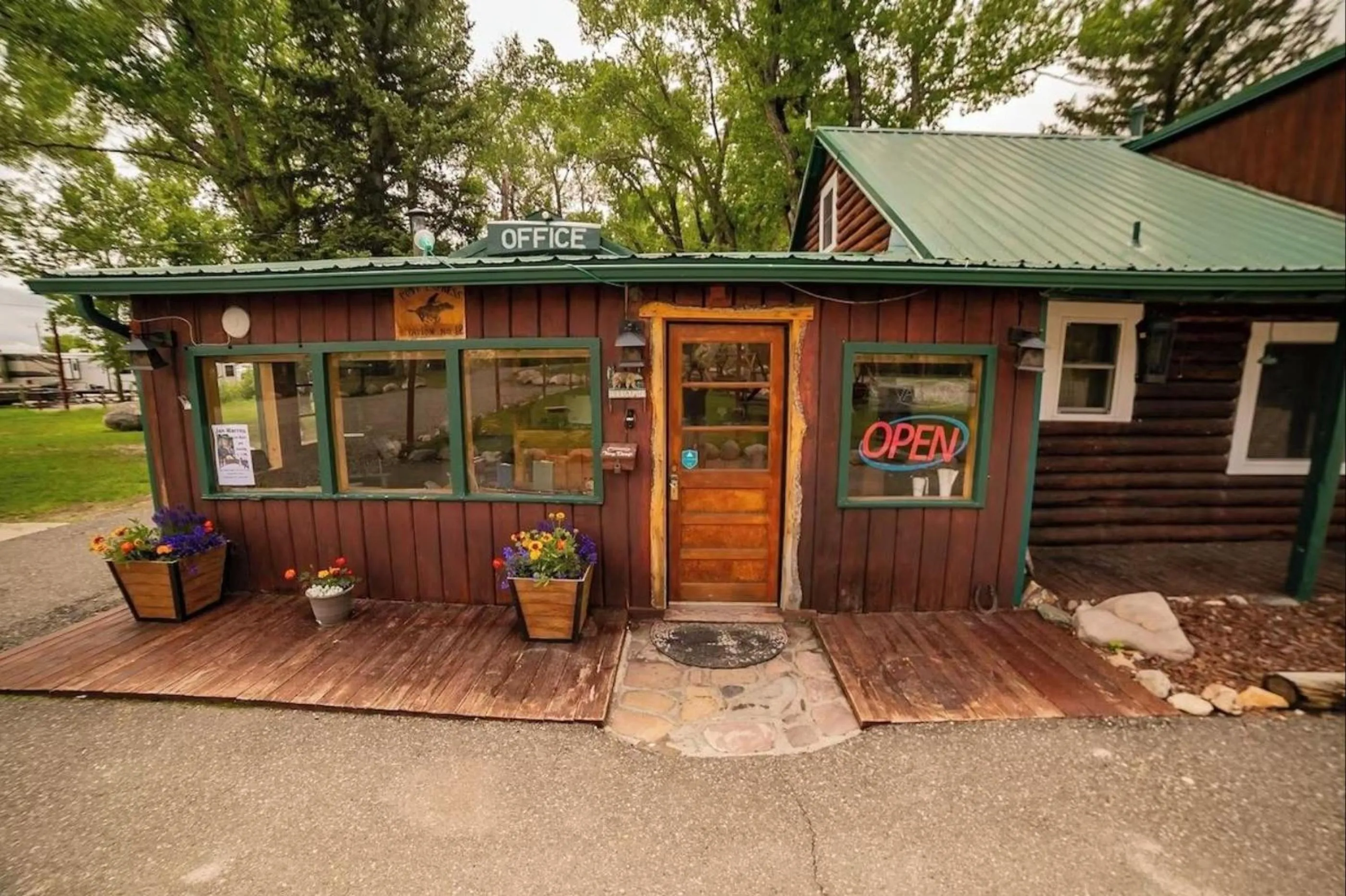 Lobby or reception in Chinook Winds Lodge