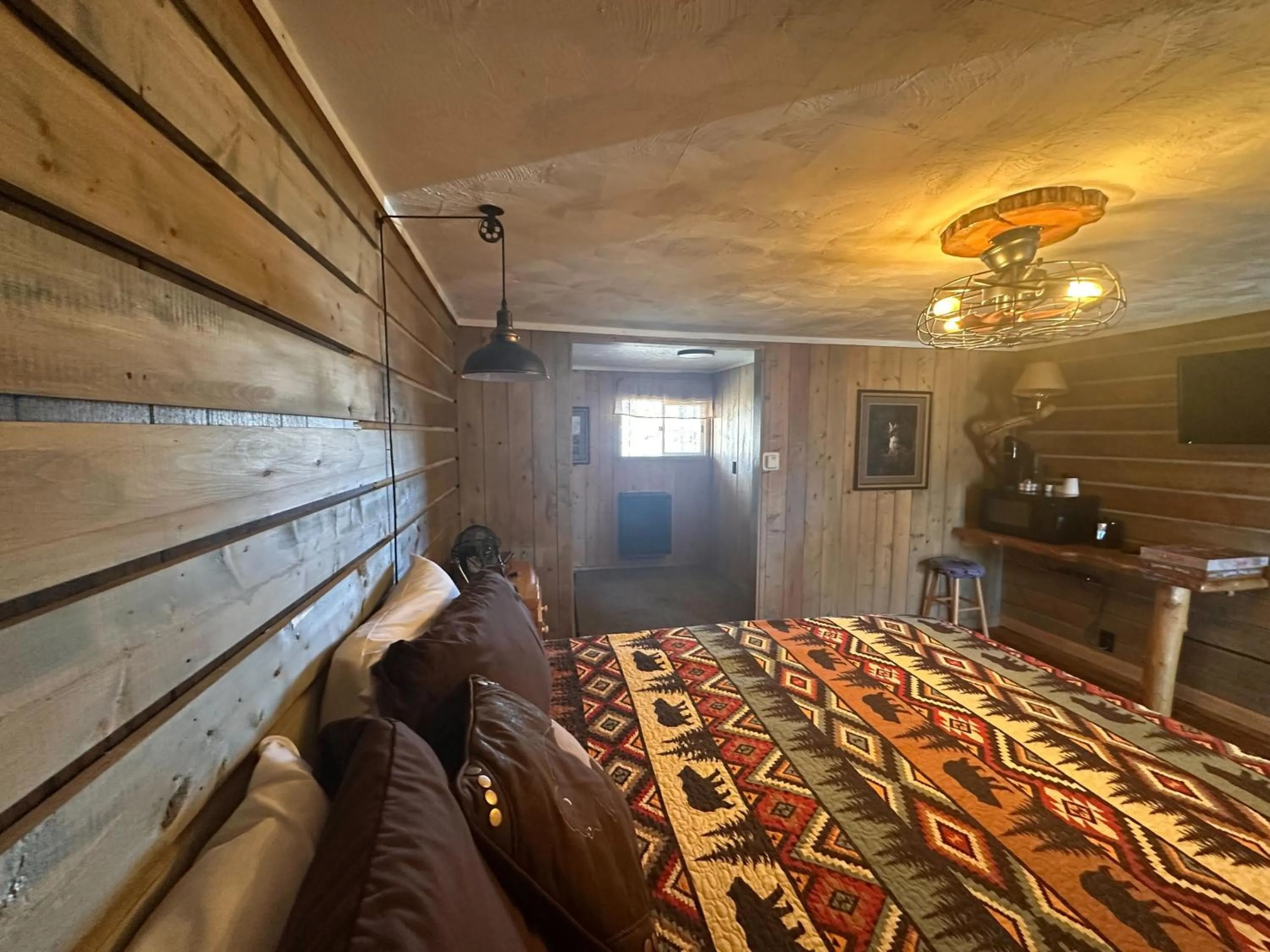 Bed in Chinook Winds Lodge