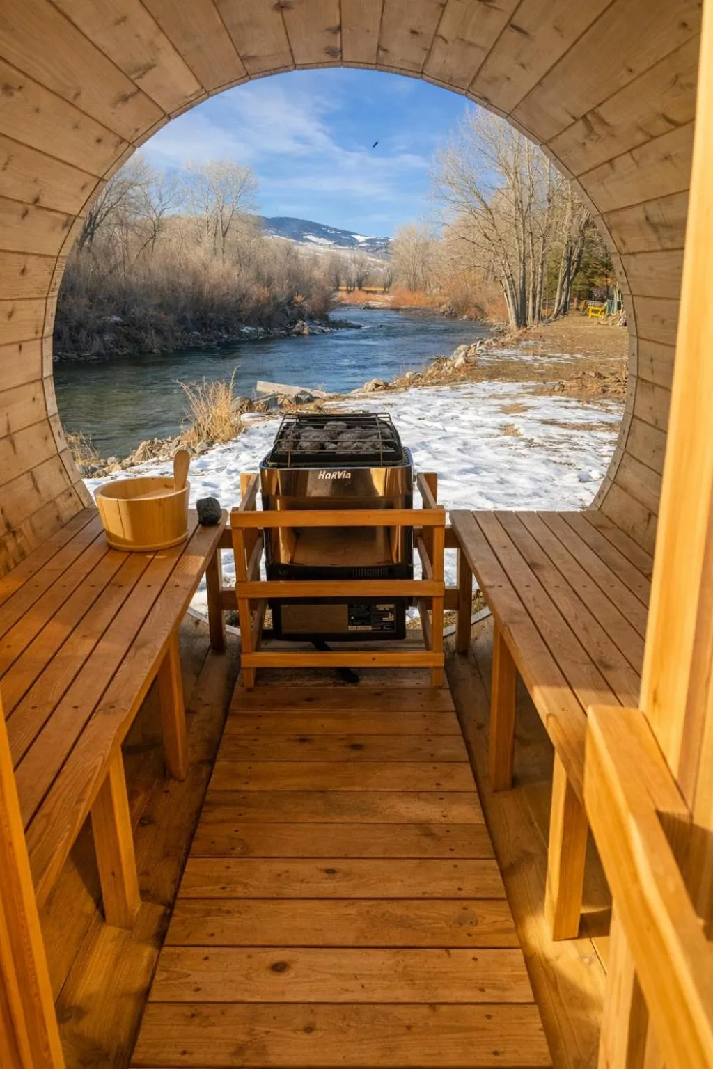 Day in Chinook Winds Lodge