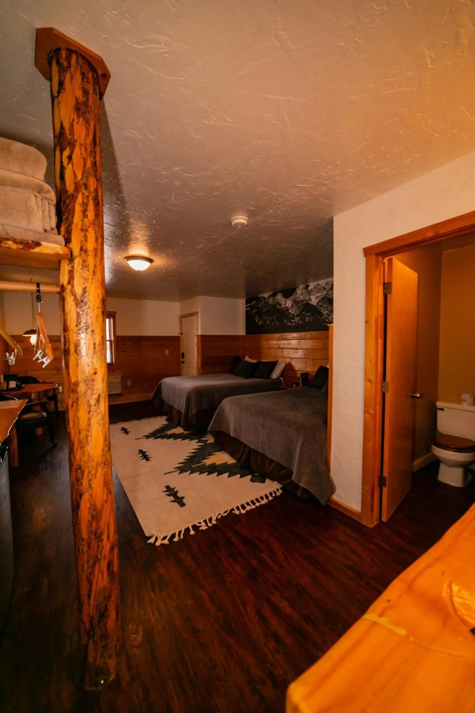 Bed in Chinook Winds Lodge