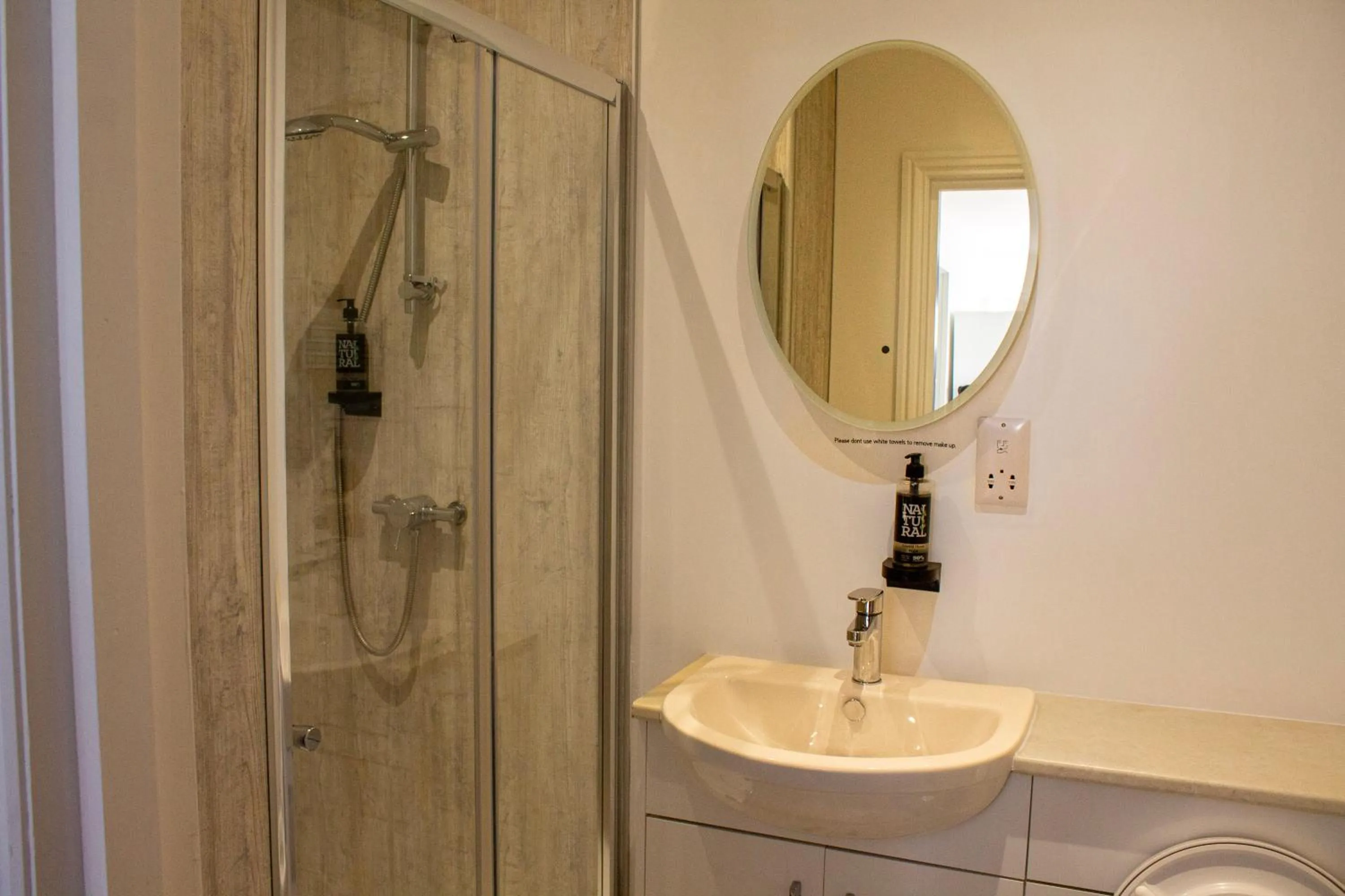 Bathroom in Poseidon Inn