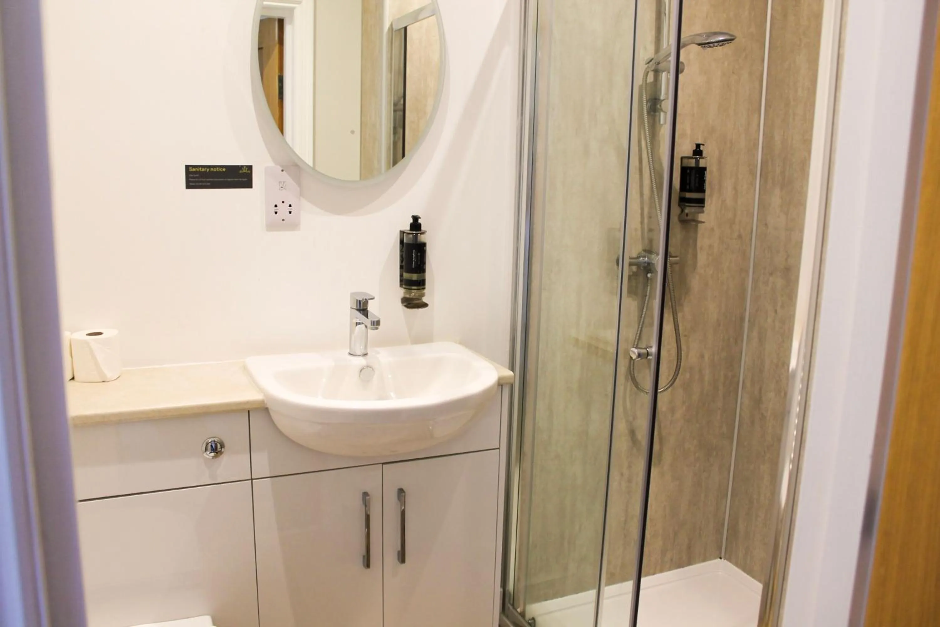 Shower in Poseidon Inn