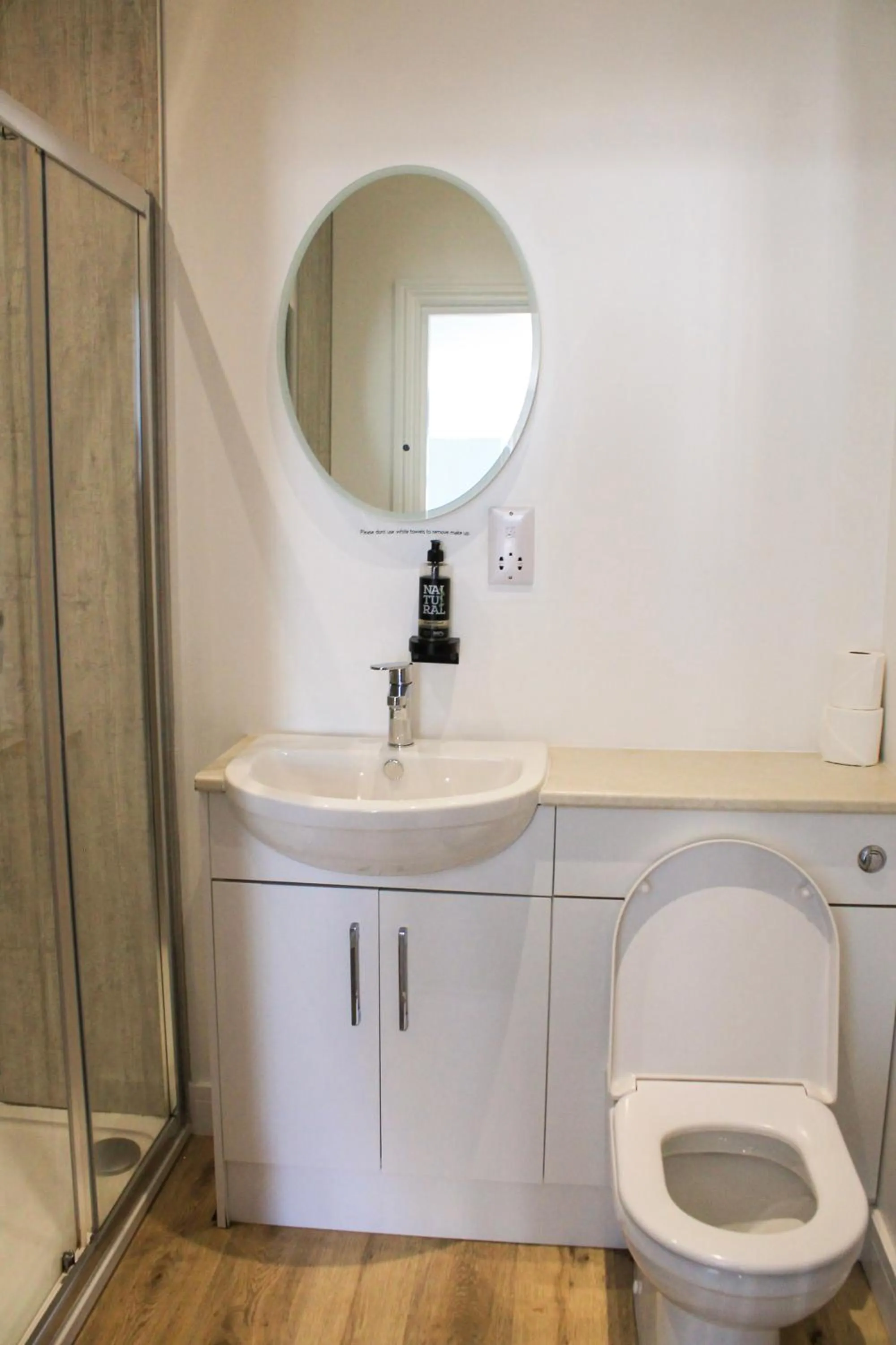 Toilet in Poseidon Inn