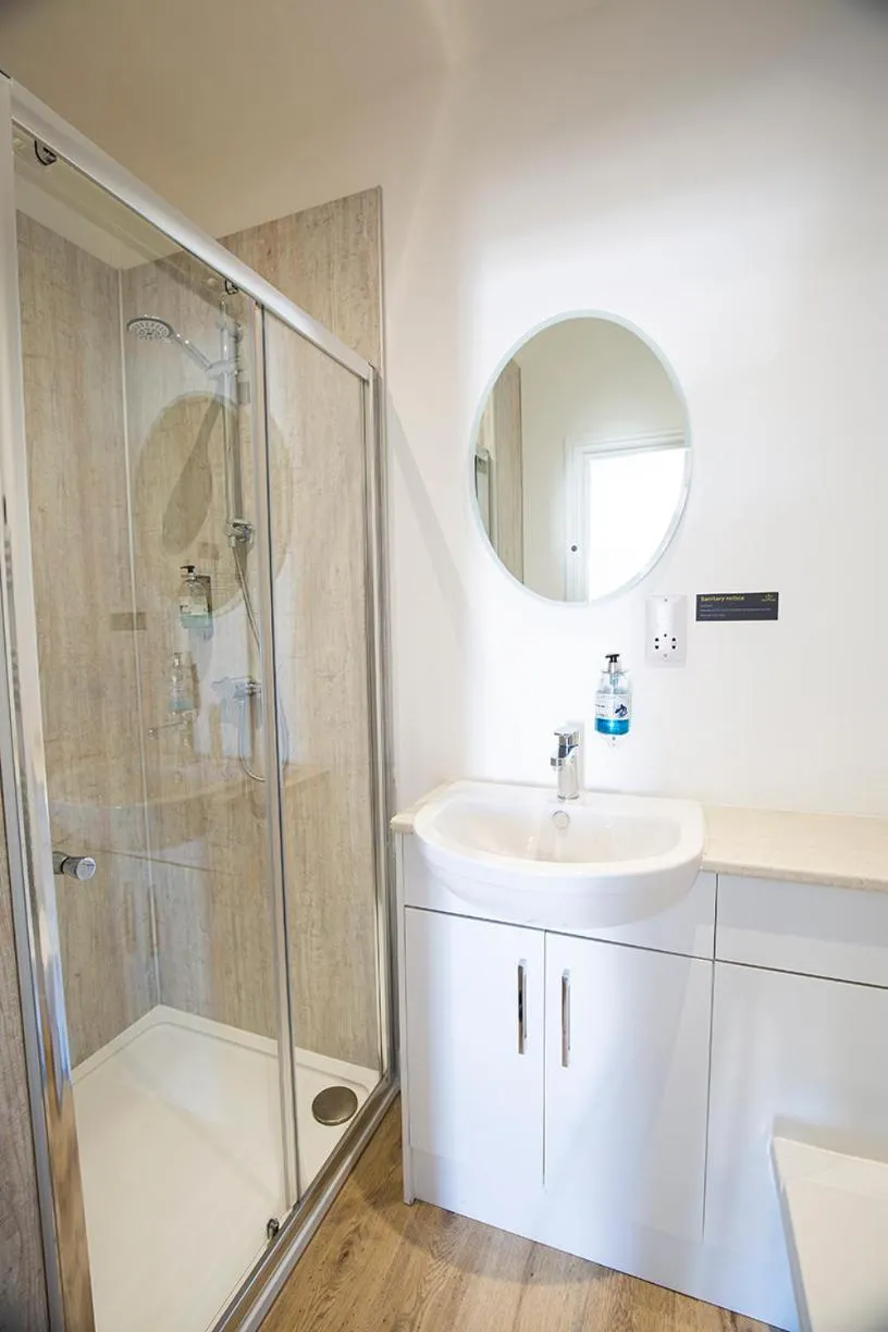 Bathroom in Poseidon Inn