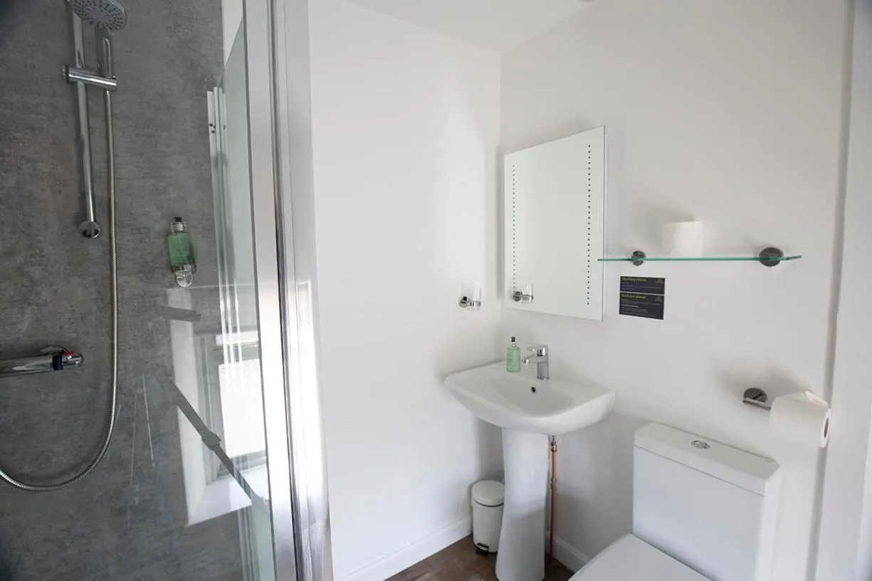 Shower in Poseidon Inn