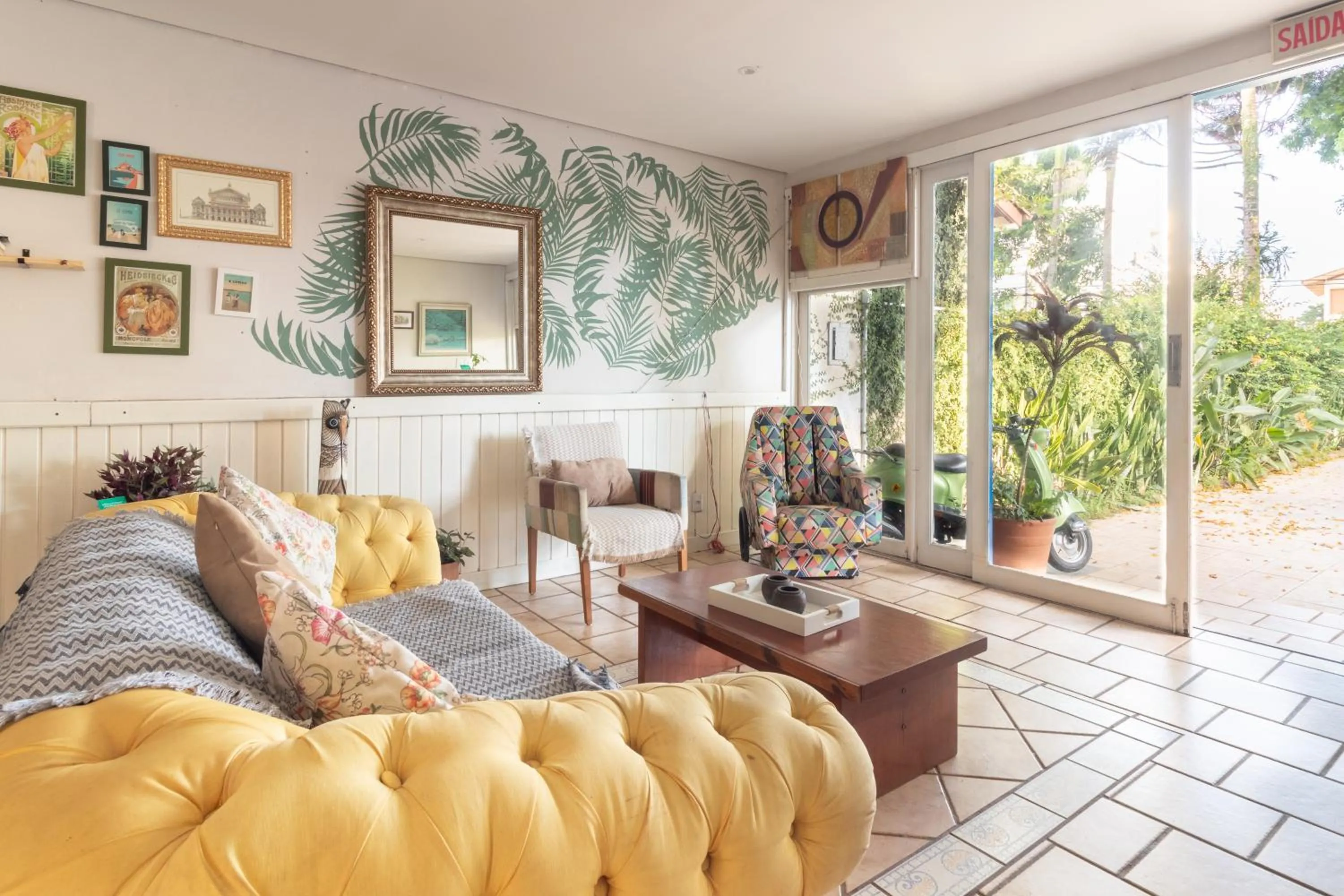 Communal lounge/ TV room in Garden 437 Suítes