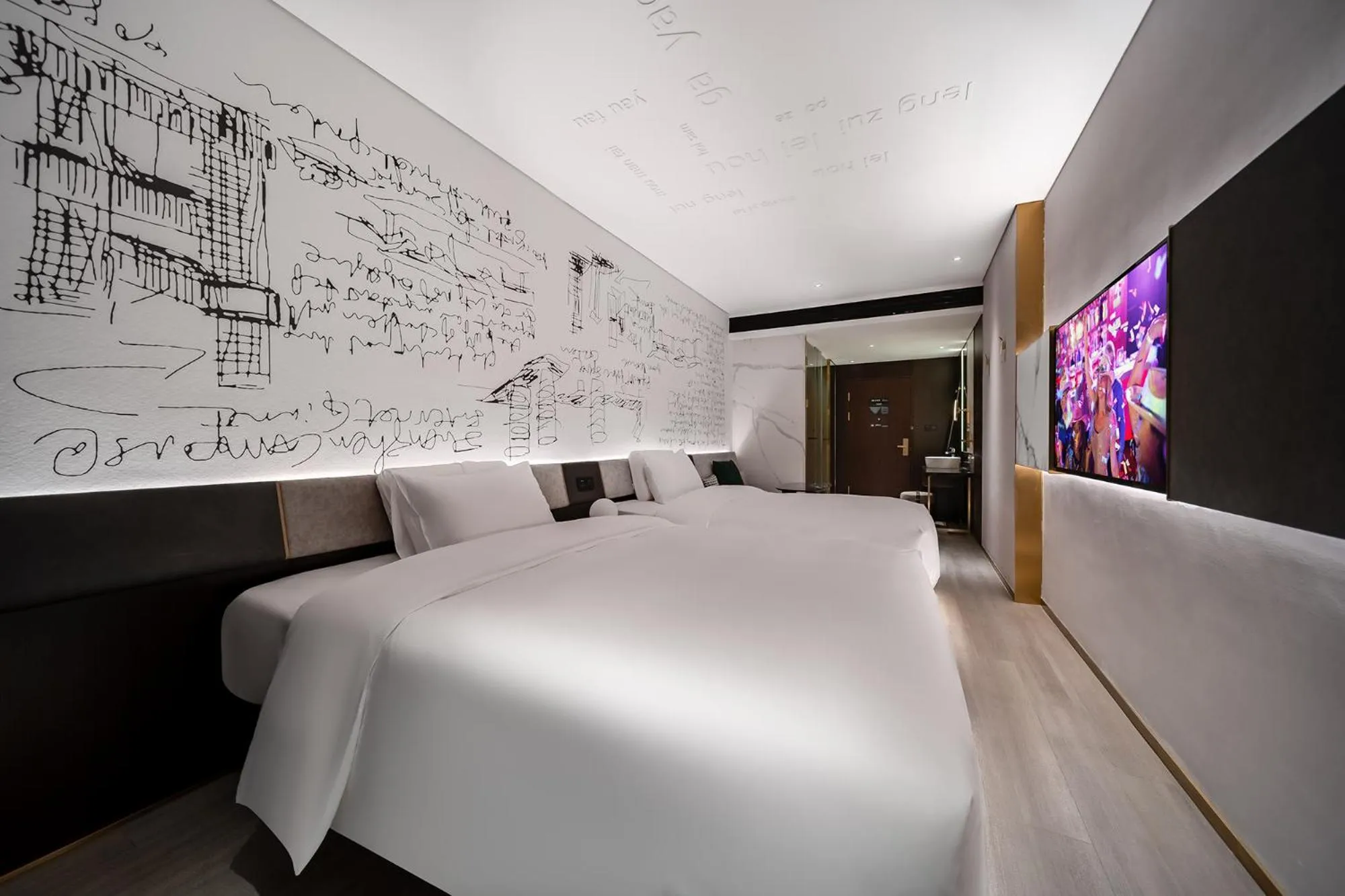 Photo of the whole room, Bed in CitiGO Hotel Shenzhen Shekou Cruise Center Seaview Near Taizi Bay K11