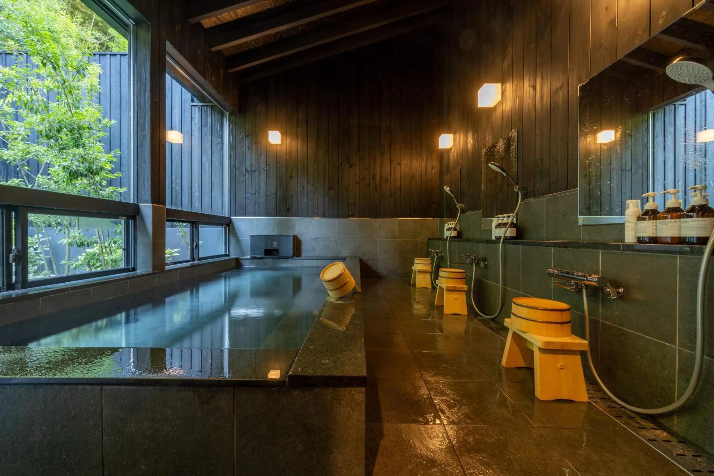 Hot Spring Bath in Bessho Onsen Midoriya