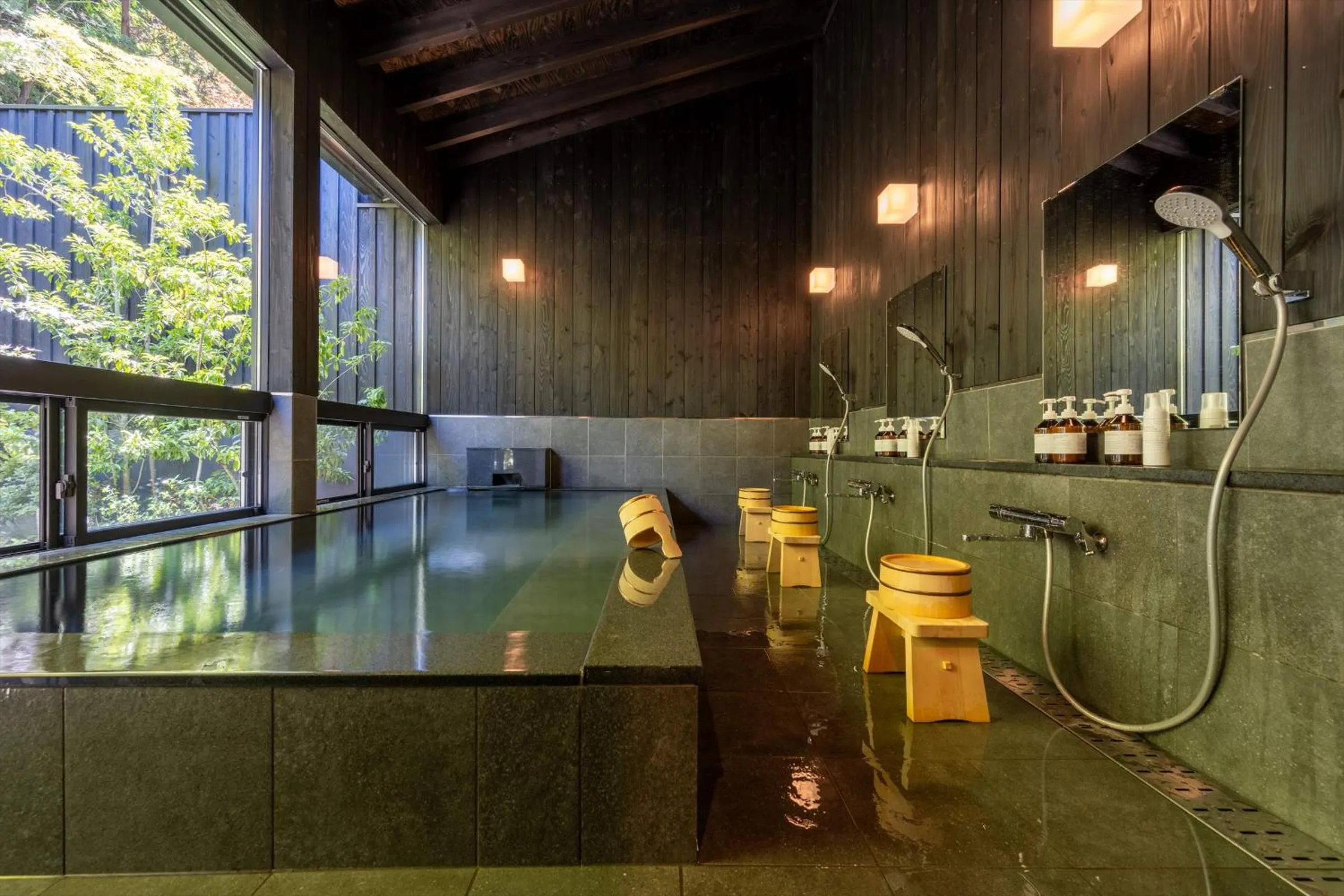 Hot Spring Bath in Bessho Onsen Midoriya