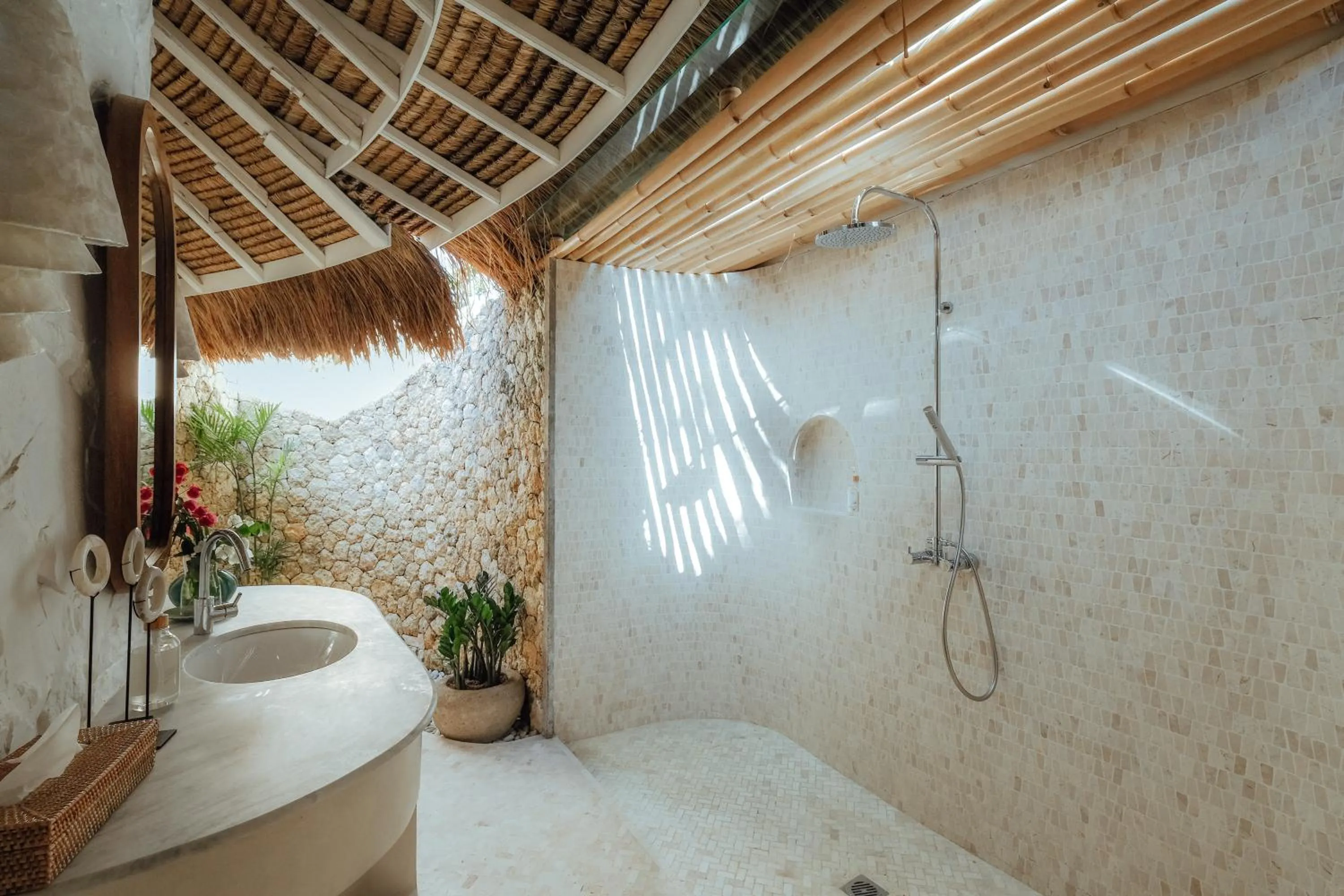 Shower in Bodhi Bingin