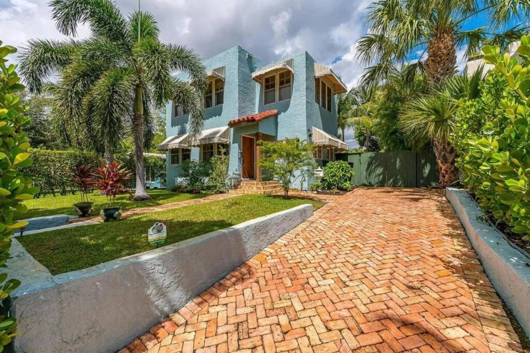 Property building in Welcome to Casa Kanuga, The Secret Gem of WPB!