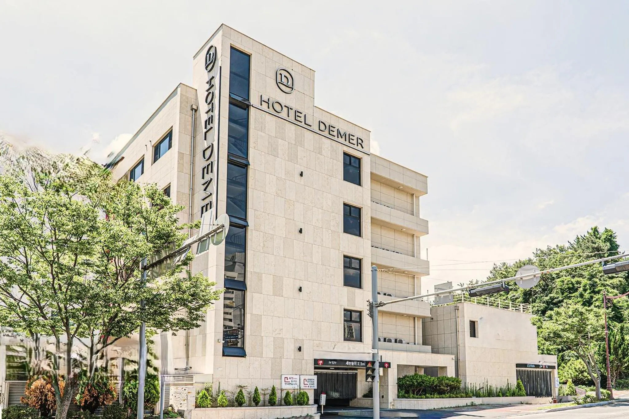 Property building in Hotel Demer Mokpo