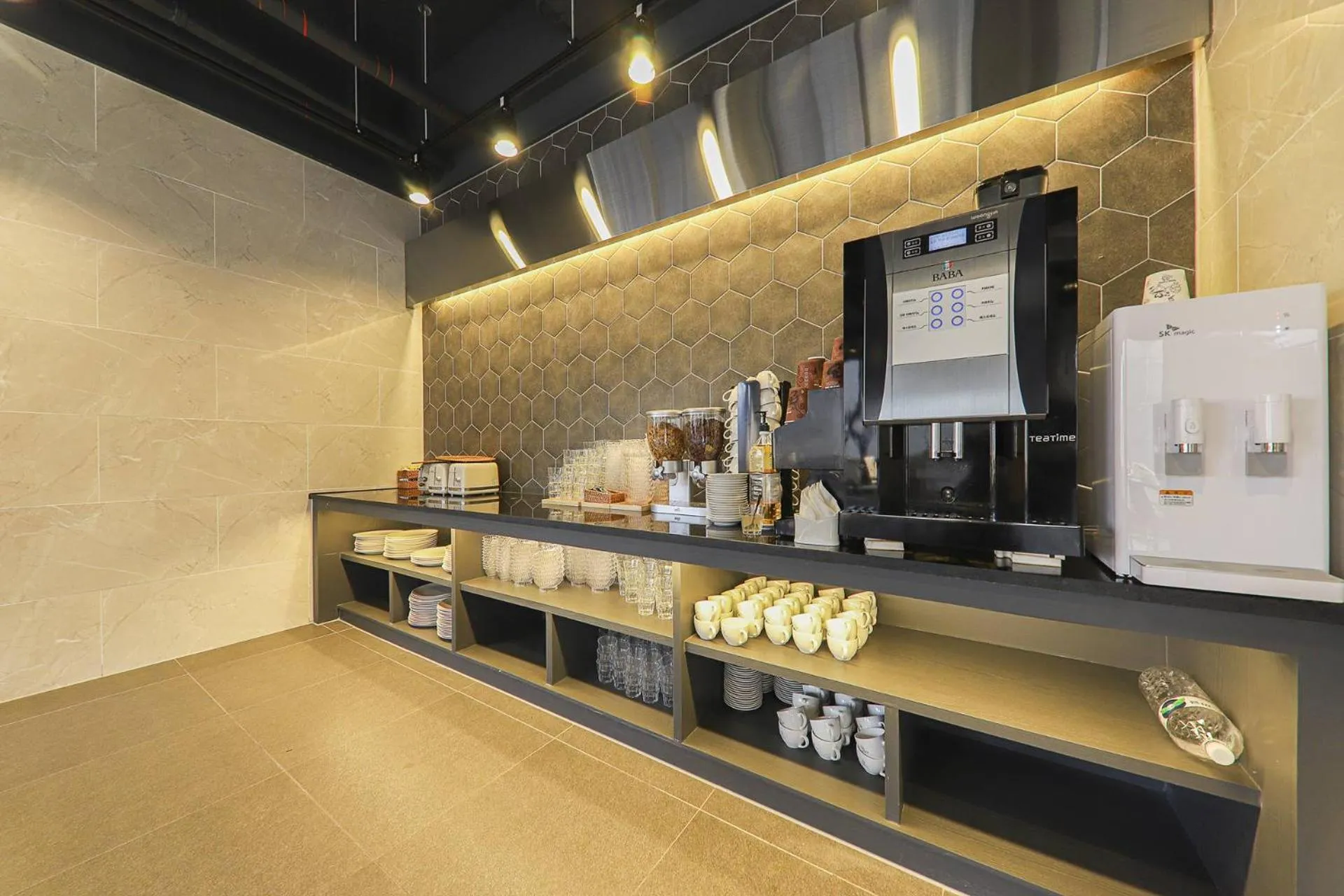 Restaurant/places to eat in Hotel Demer Mokpo