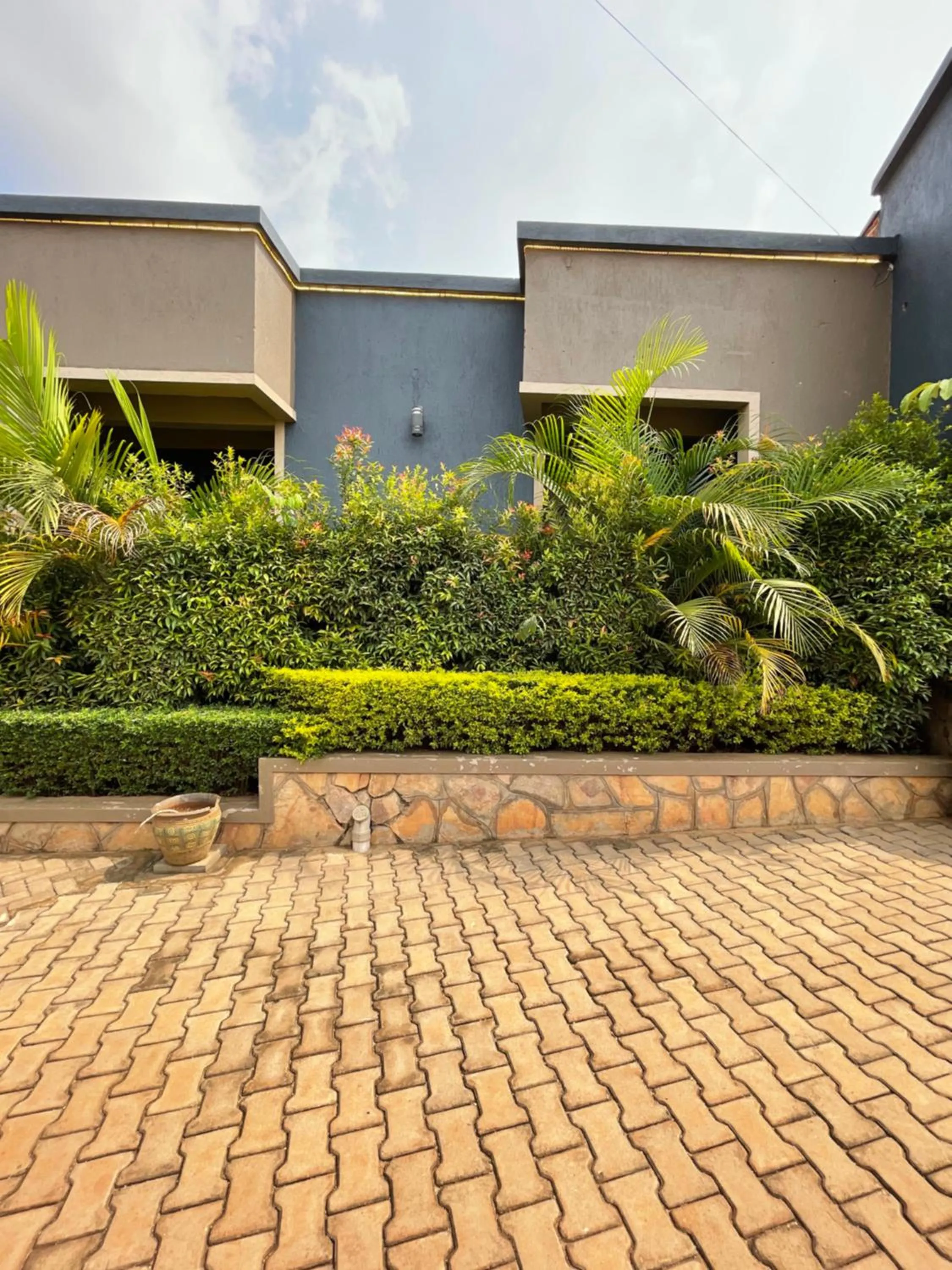 Property building in Ashleys Hotel