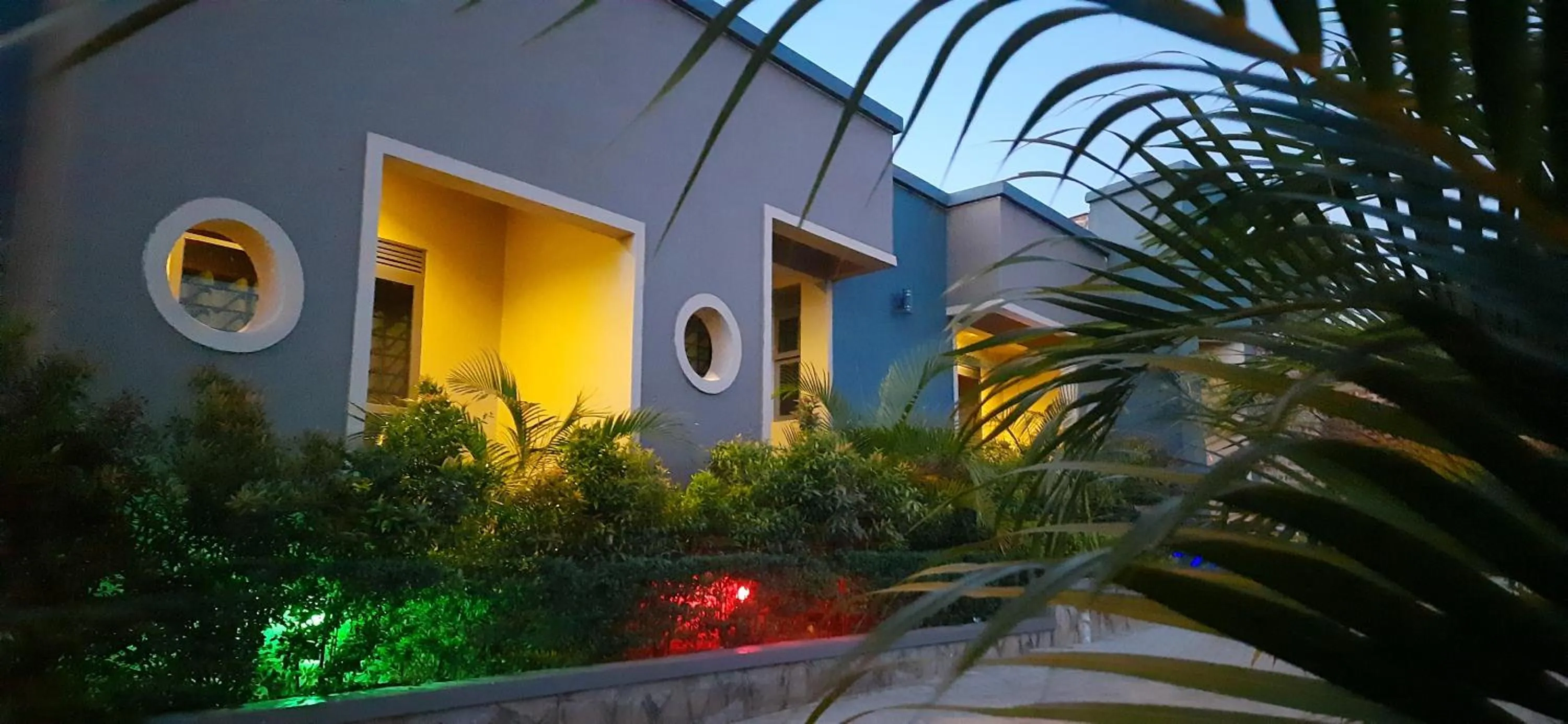 Property building in Ashleys Hotel