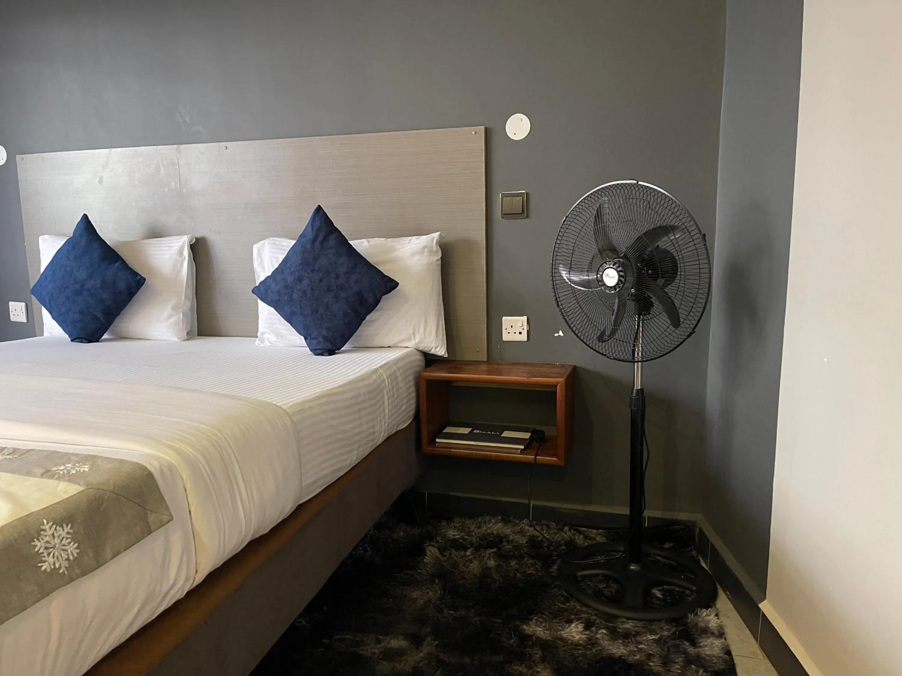 Bed in Ashleys Hotel