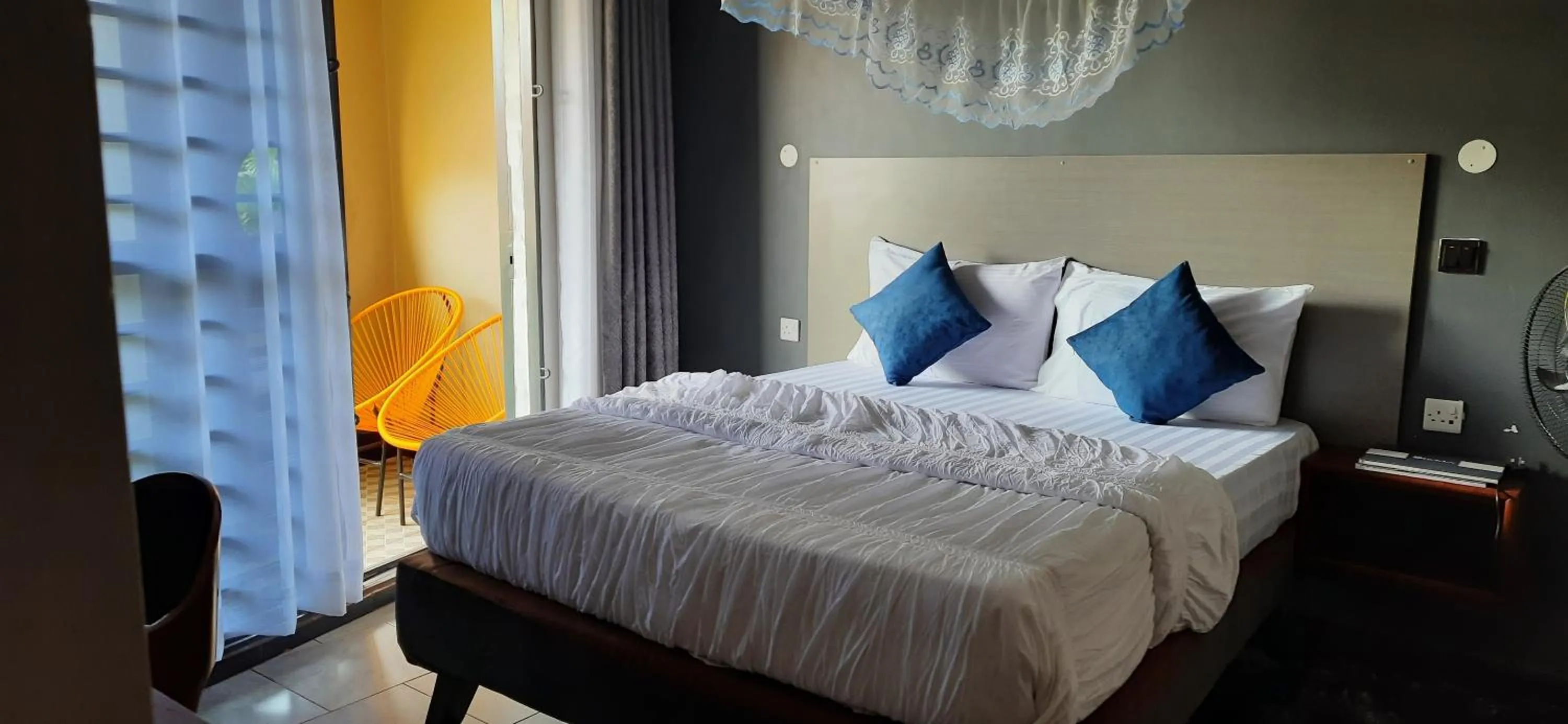 Bed in Ashleys Hotel