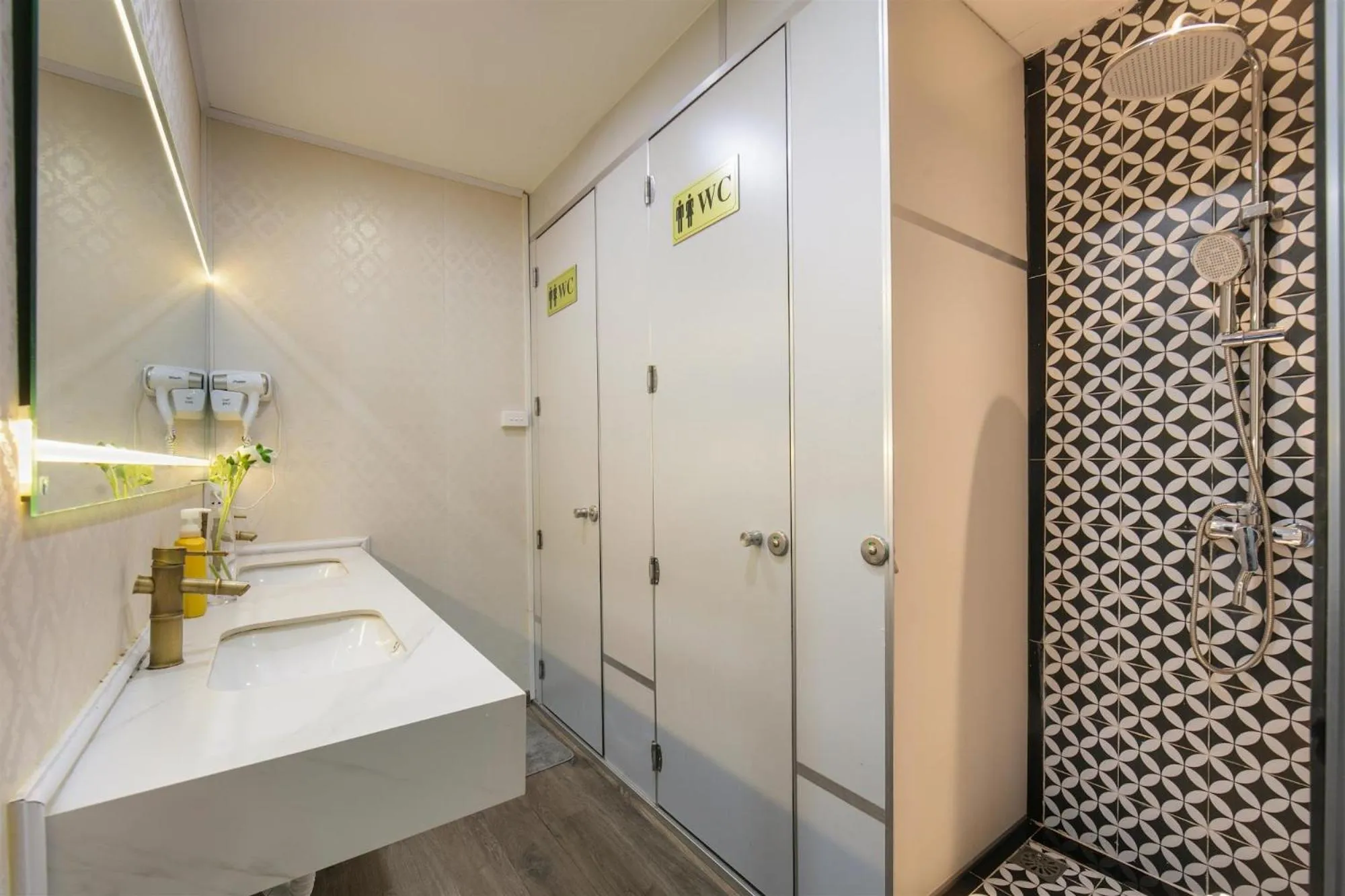 Hanoi Traveller House