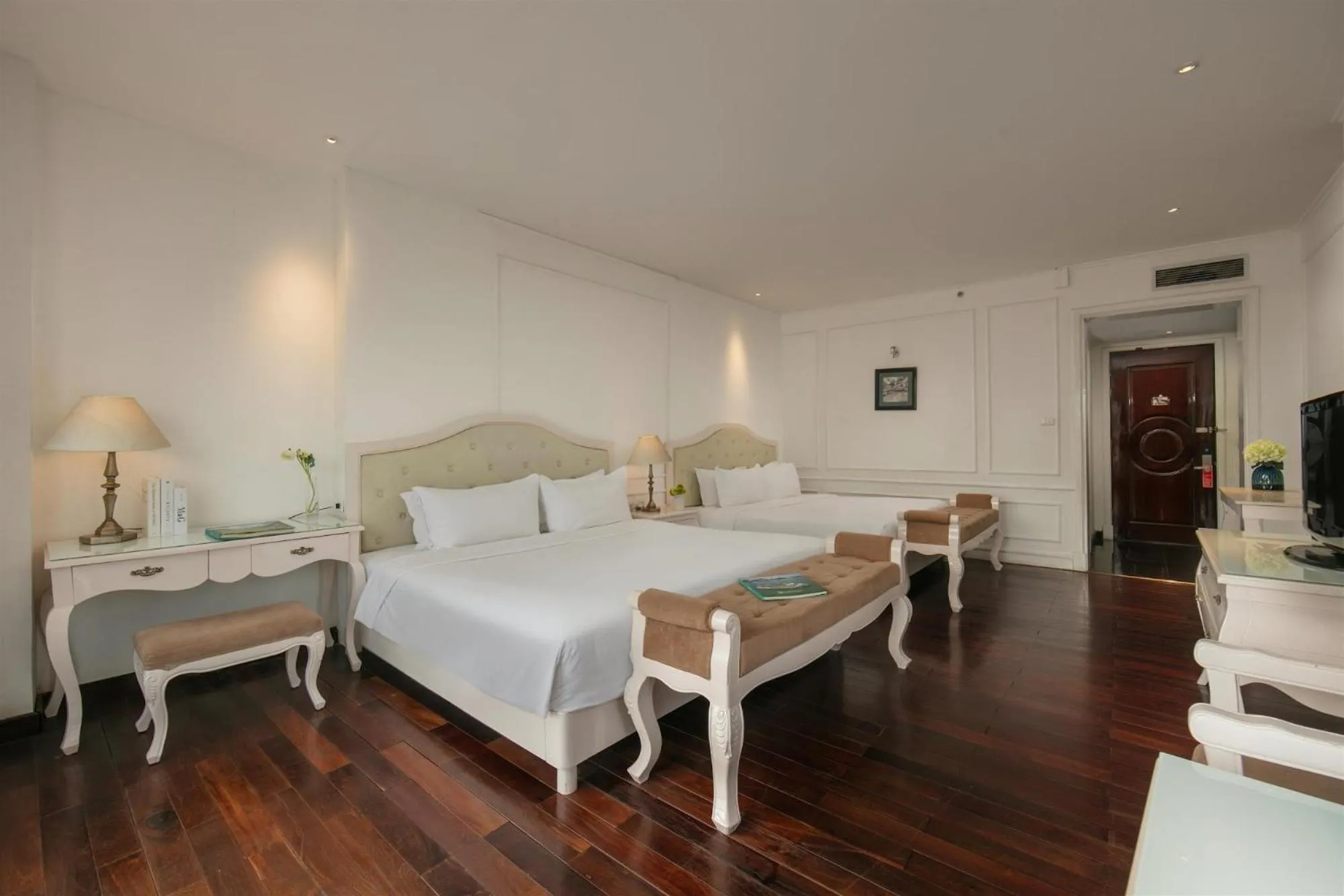 Bed in Hanoi Traveller House