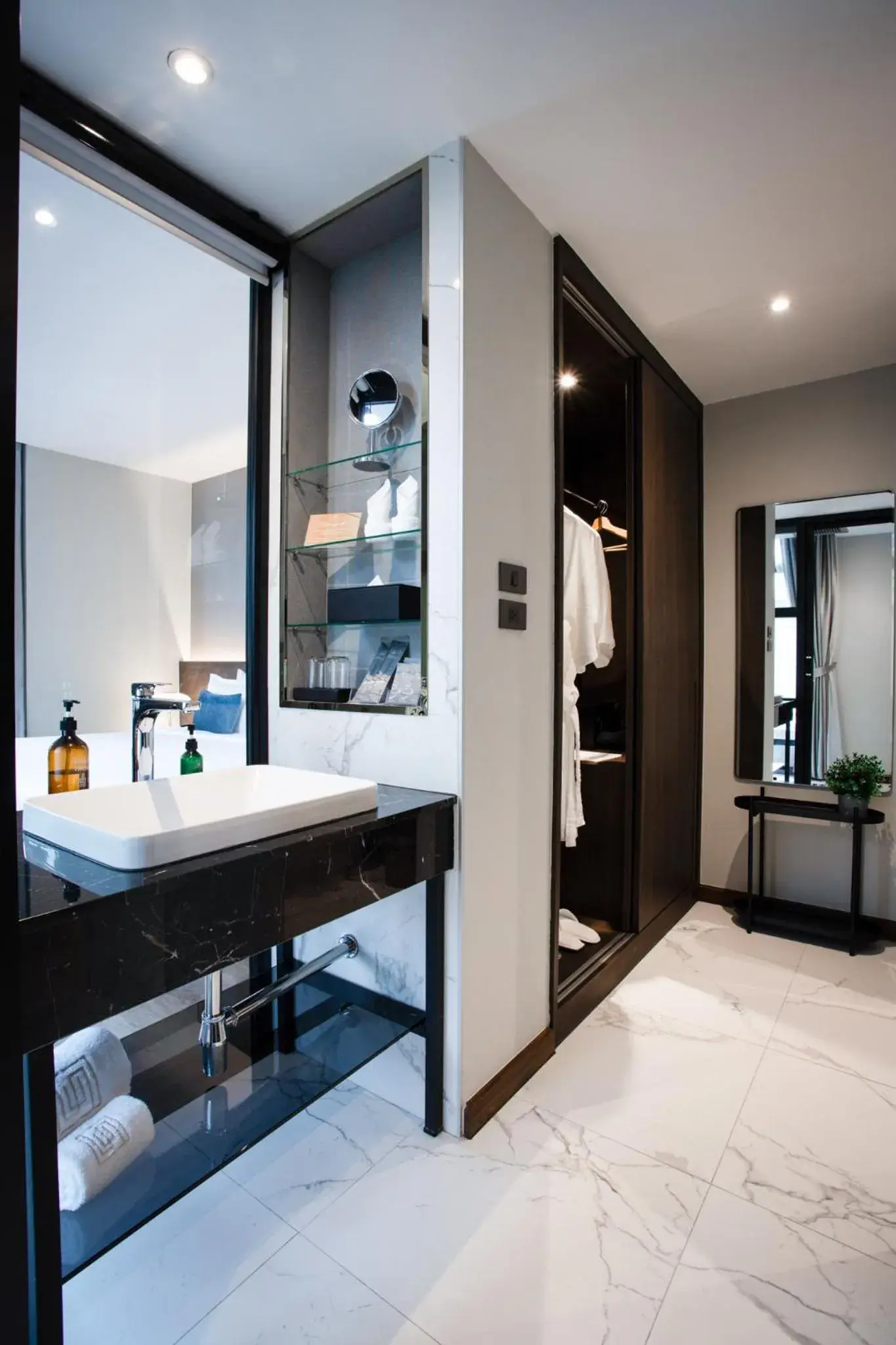 Deluxe King Room with City View in SAM E Hotel Bangkok Sathorn Deluxe King Room with City View in SAM E Hotel Bangkok Sathorn