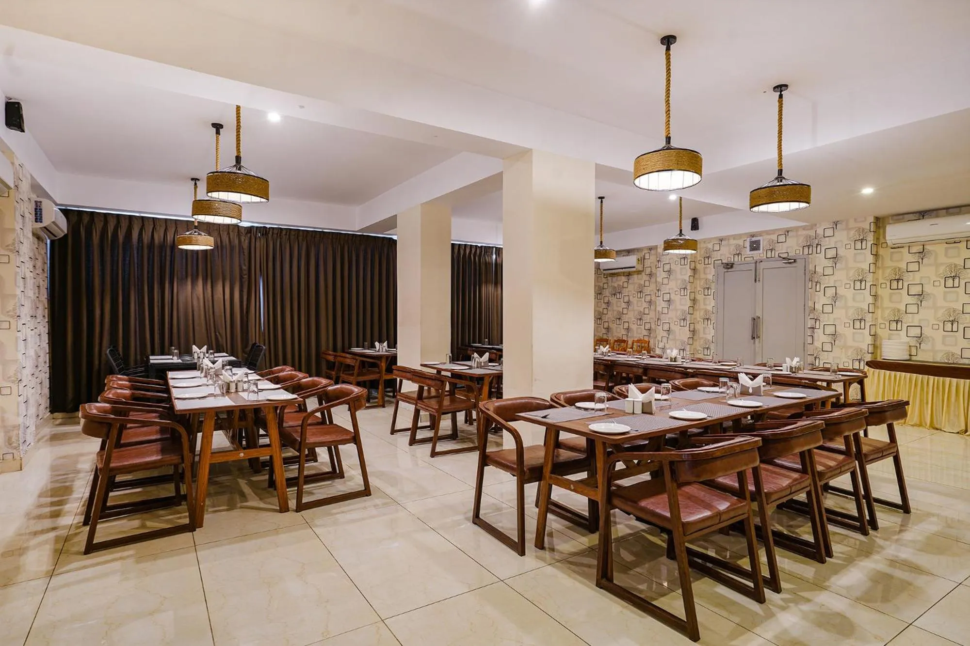 Restaurant/places to eat in FabHotel Prime D Dev - Nr Vijayawada Club