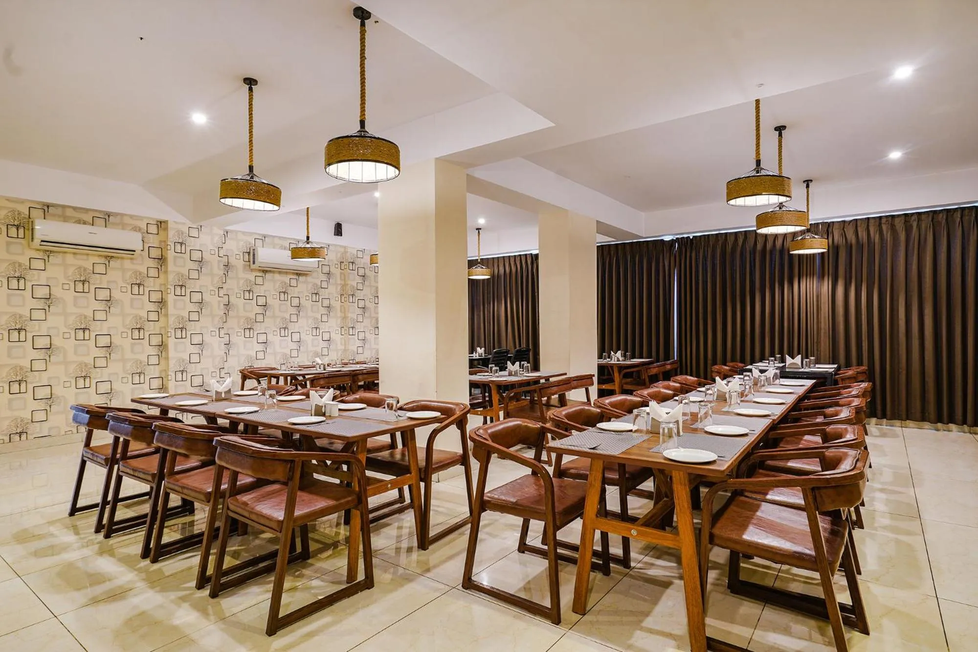 Restaurant/places to eat in FabHotel Prime D Dev - Nr Vijayawada Club