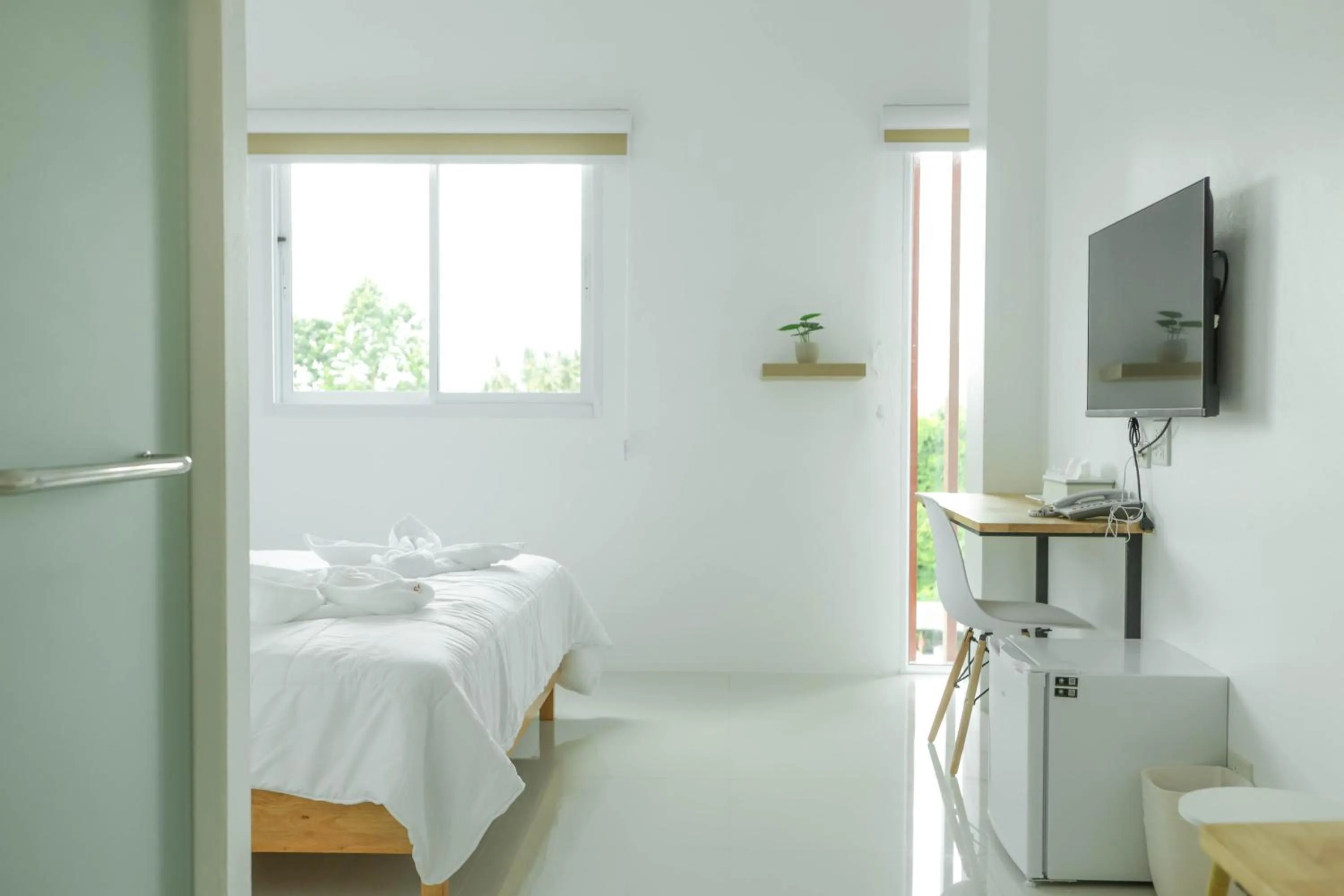 TV and multimedia, Bed in S1 Trang Hotel