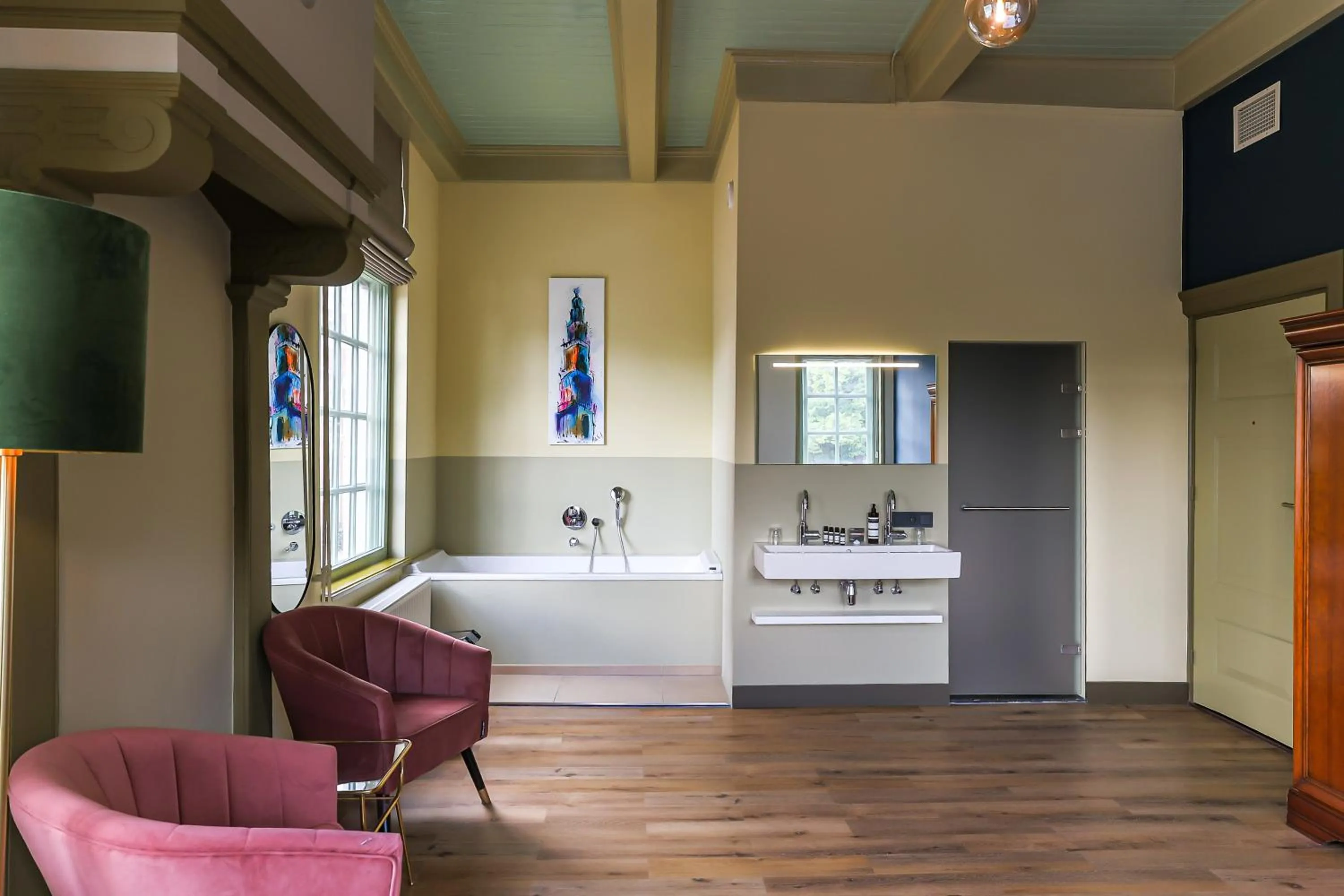 Bath in Hotel Corps de Garde