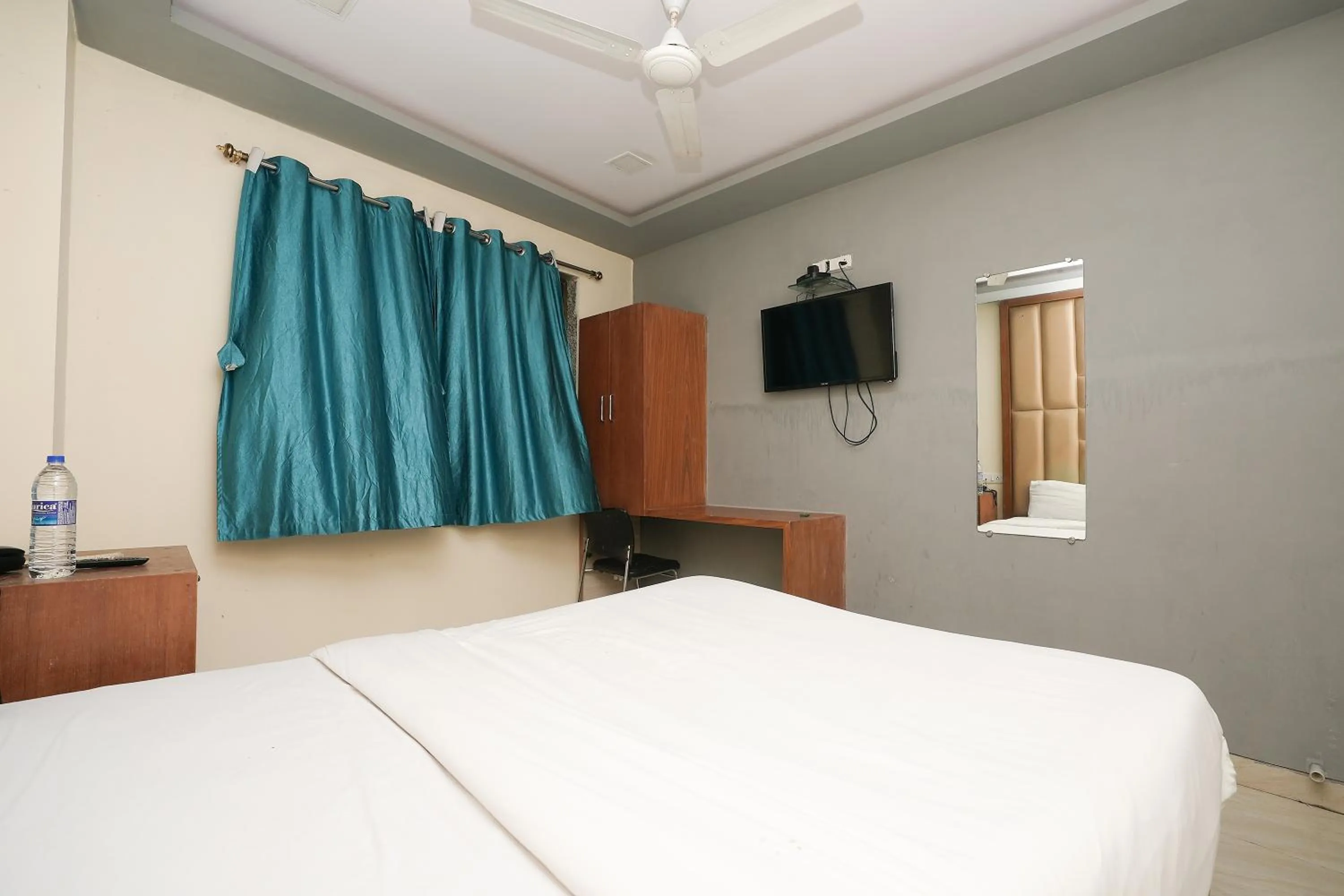 Bedroom, Bed in Hotel Royal Aqua