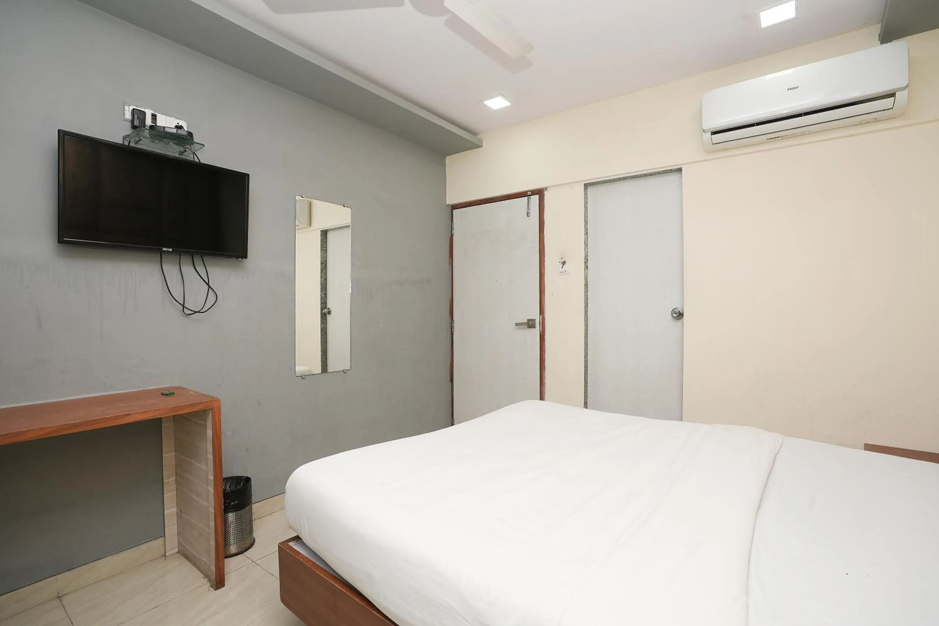 Bedroom, Bed in Hotel Royal Aqua