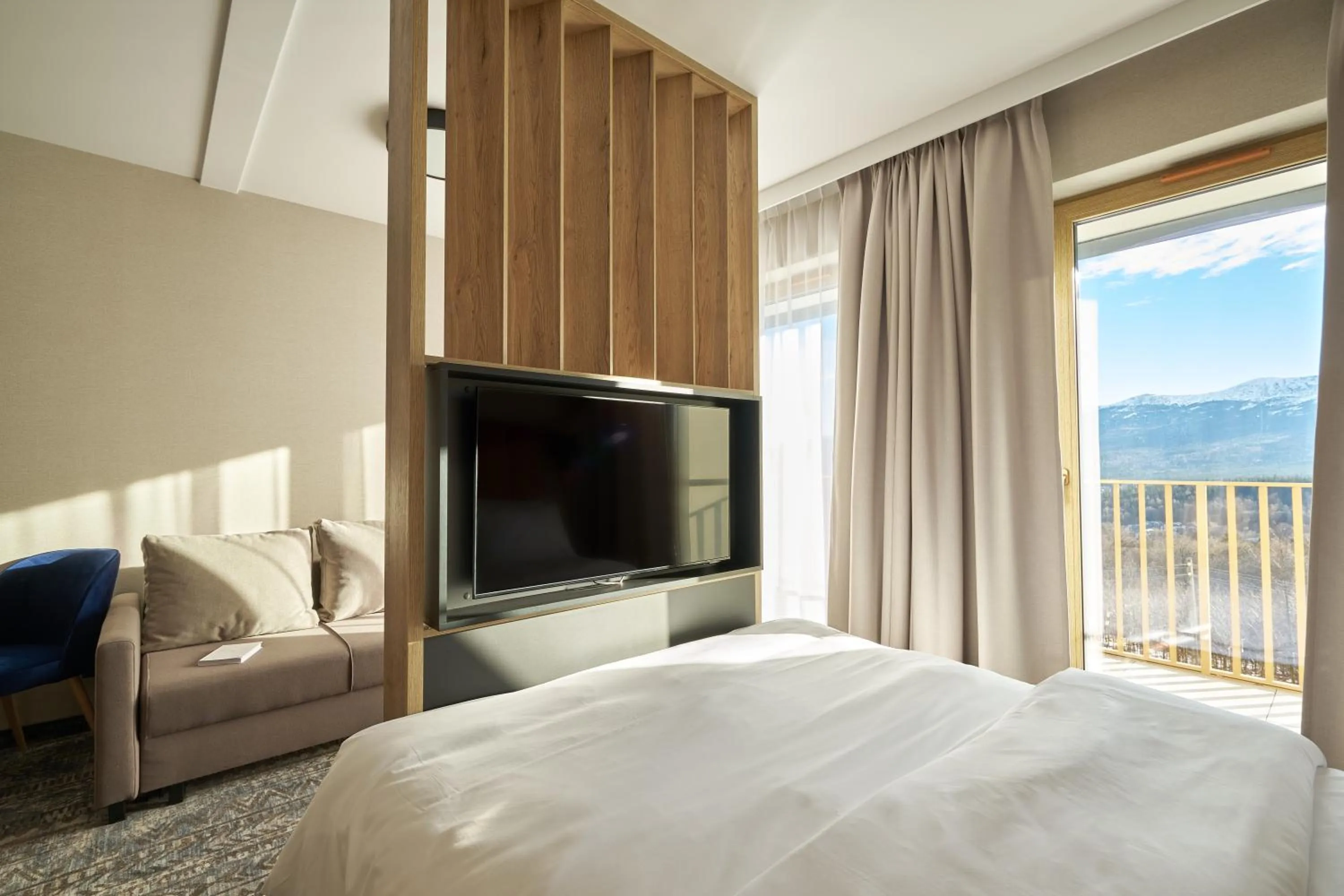 Seating area, Bed in Złoty Horyzont Resort Szklarska Poręba