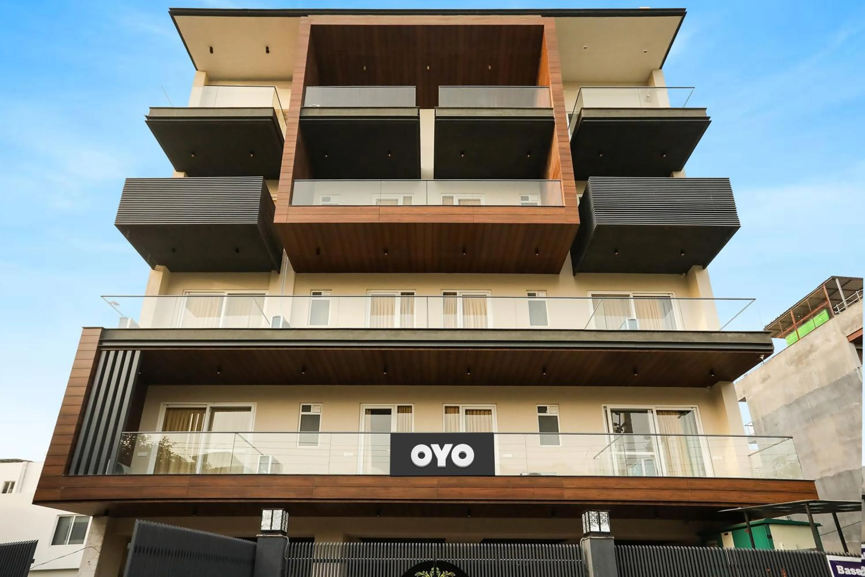 Facade/entrance in Super Townhouse MA-32